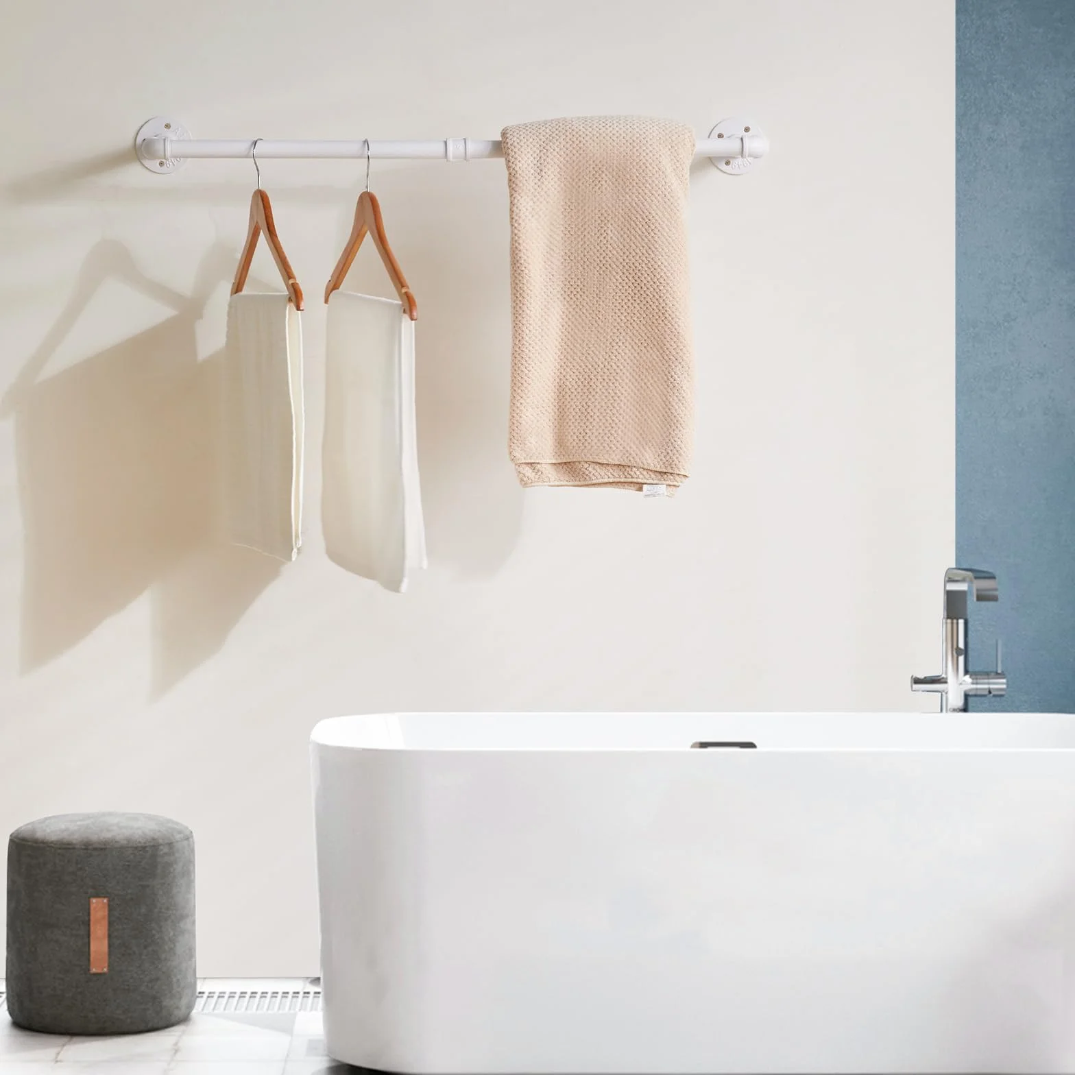IBUYKE 94 cm naścienny wieszak na ubrania, industrialny design, montowany na ścianie, zdejmowany wieszak na ubrania, oszczędność miejsca, do 50 kg, dwie podstawy, biały TYJ001W
