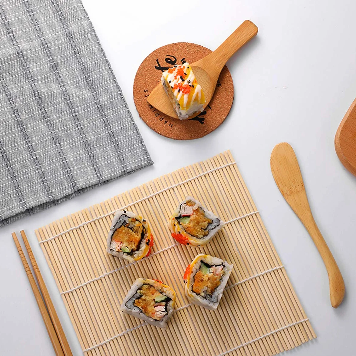 Kompletny Zestaw do Sushi - 10 Bambusowych Elementów, 2 Maty, Łyżka do Ryżu, Nóż, 5 Par Pałeczek, Woreczek z Tkaniny - DIY
