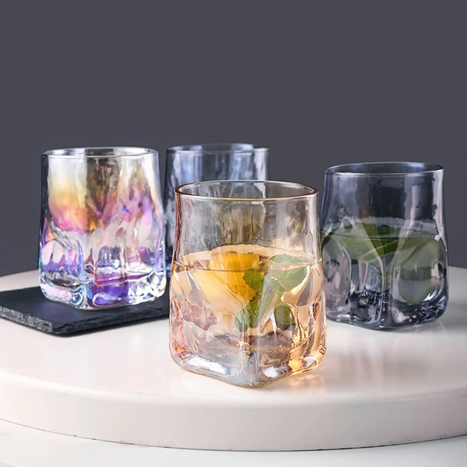 Szklane kubki kreatywne kwadratowe młotkowane szklanki do whisky, szklanka do wody, kubek na wodę, kieliszek do soku kieliszek do wina kubek do picia 250 ml / 330 ml szklanki do picia (kolor: mały) a)