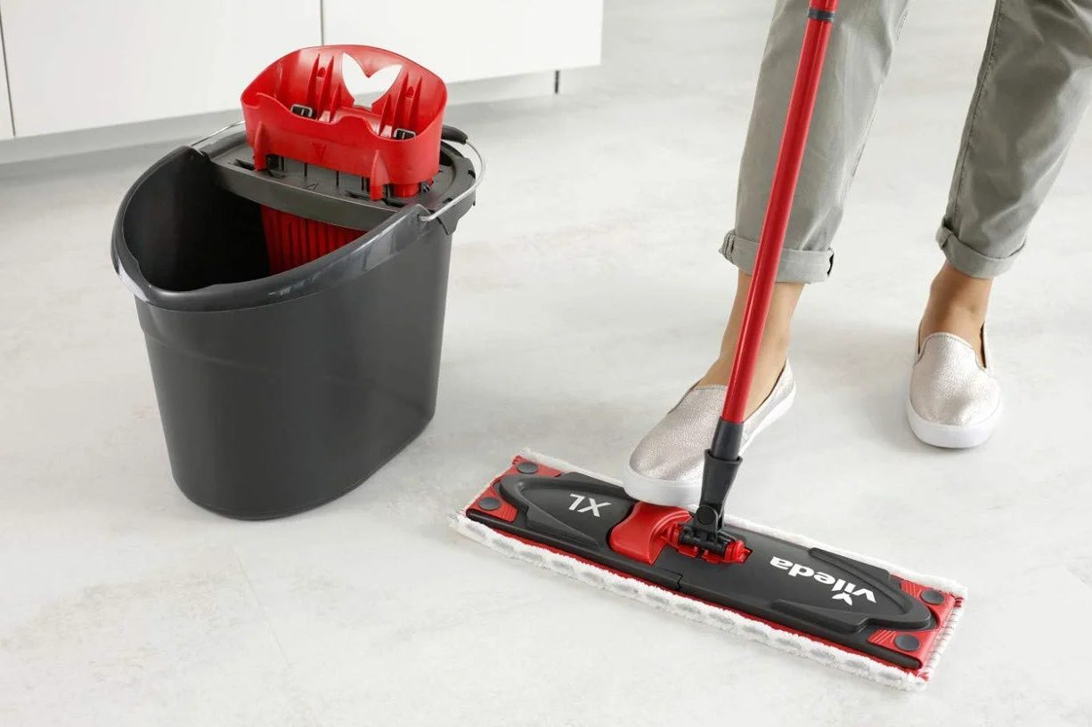 Vileda Ultramat Xl Universal Zestaw Mop i Wiadro, Czarny/Czerwony, XL