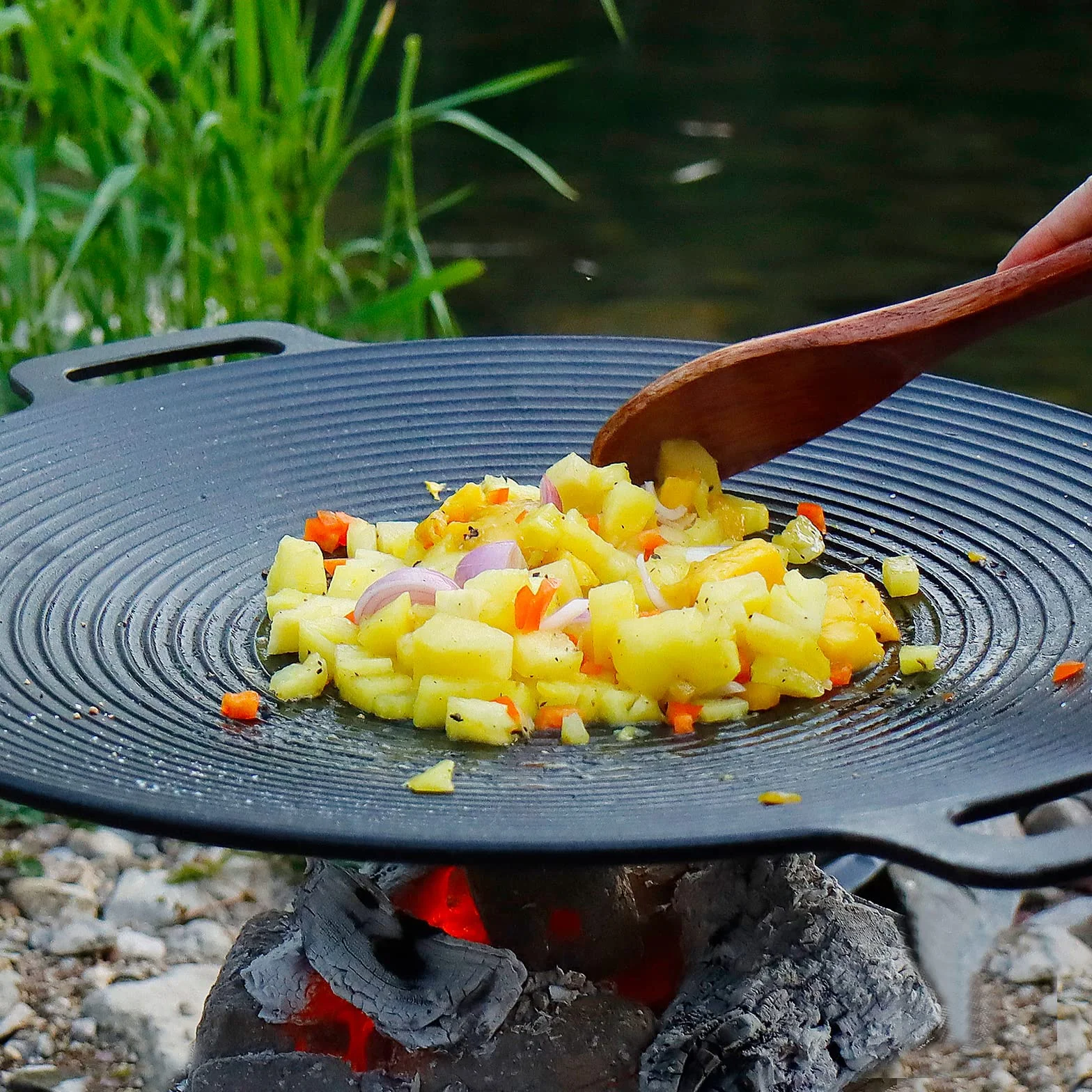 CCLIFE Patelnia grillowa BBQ, koreańska patelnia grillowa z żeliwa, okrągła płyta grillowa z powłoką nieprzywierającą, podwójne uchwyty do użytku na kempingu.