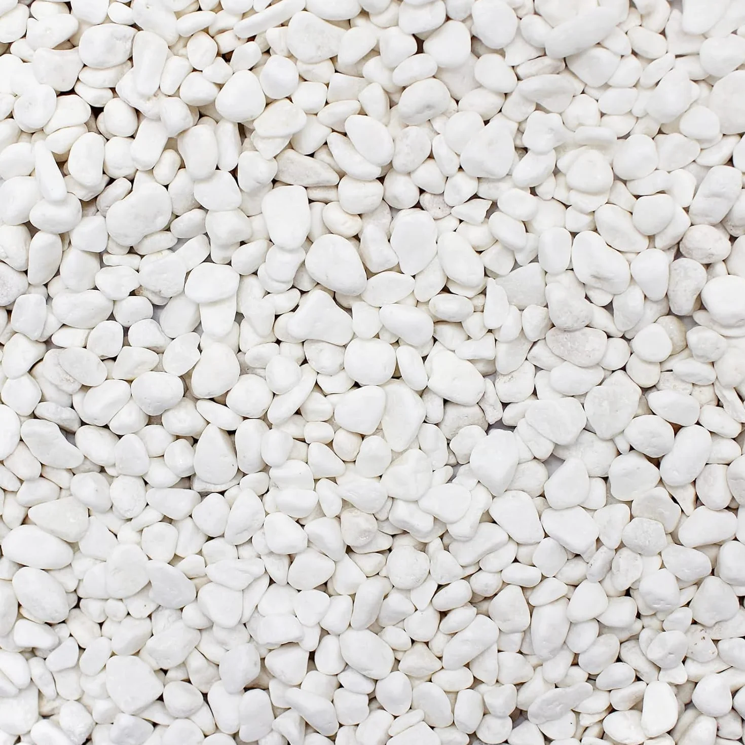 Białe kamienie dekoracyjne, mały żwir ogrodowy, ziarniste kamyki rzeczne do akwarium, doniczki, wypełniania doniczek i dekoracji ogrodu 9-12 mm (1 kg/2,2 funta)