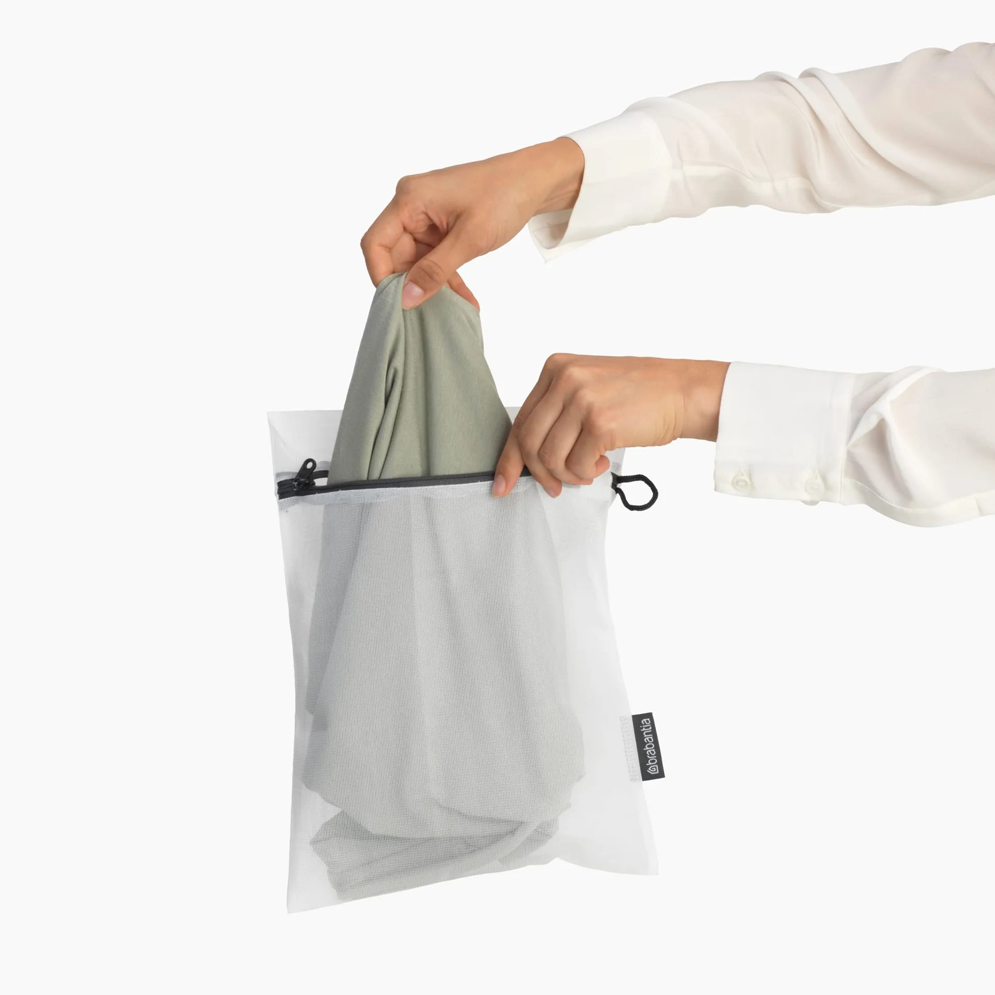 Brabantia - Woreczki do Prania - Ochronna Siatka - do Delikatnej Bielizny - Łatwe Użycie - Zamek - Specjalna Okładka Pull-Tab - Zestaw 3 w 2 Rozmiarach - White - 33 x 25 cm / 45 x 33 cm