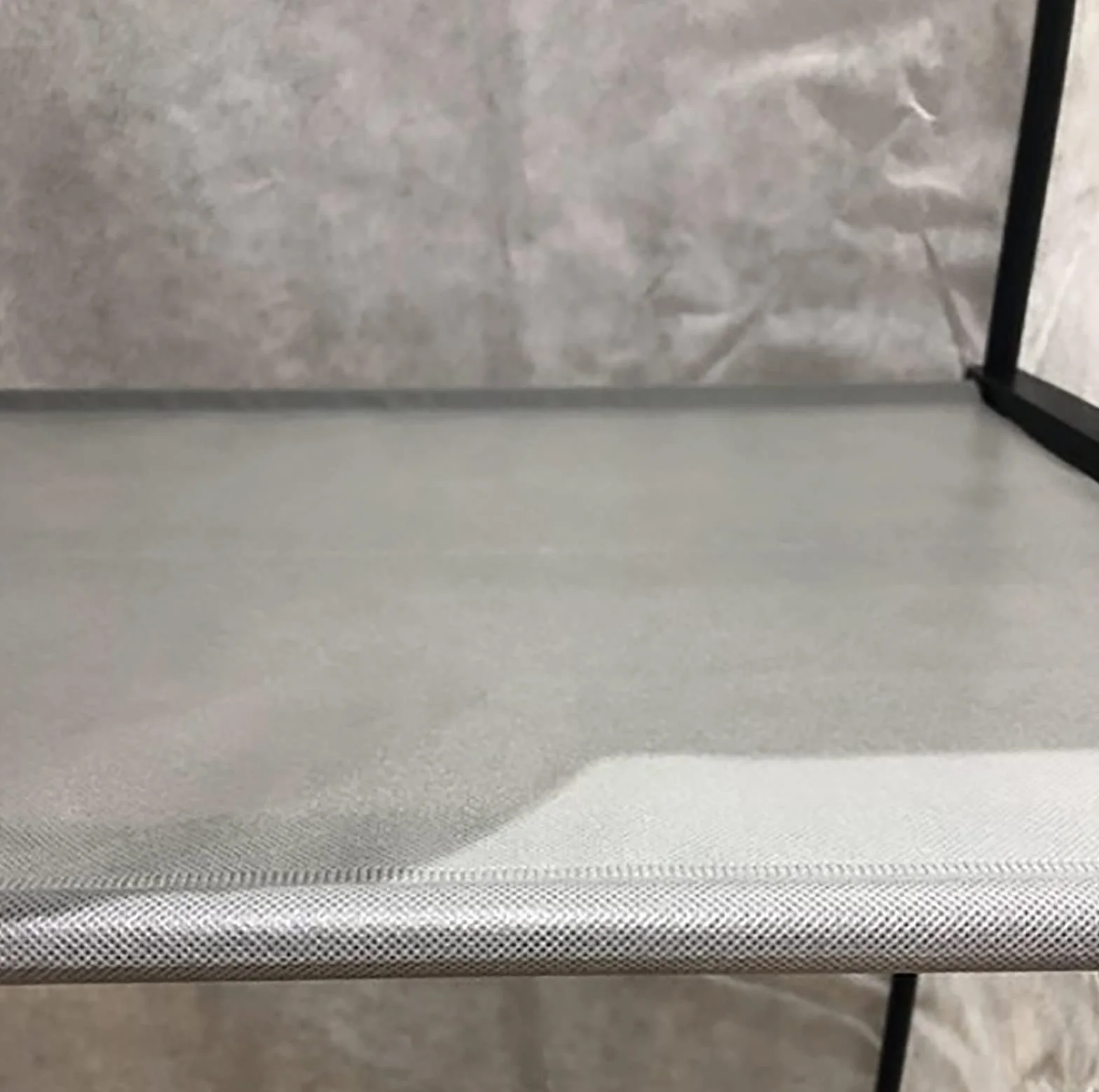 GIANTEX Szafa na ubrania z materiału z drążkiem na ubrania i półką, składana szafa 74 x 50 x 172 cm, wieszak na ubrania, metalowy stelaż z osłoną przeciwpyłową, do sypialni, garderoby (jasnoszara)
