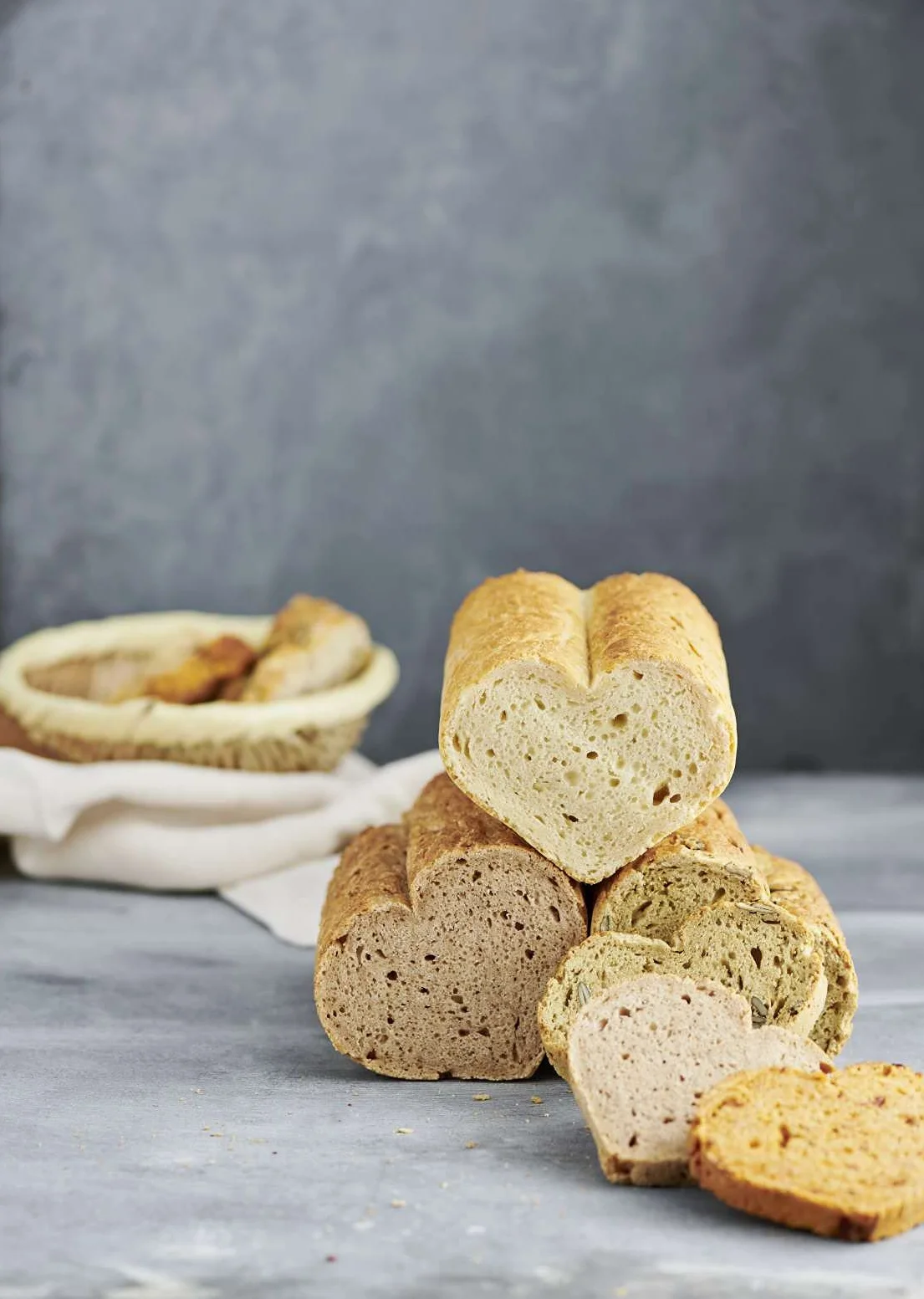 Betty Bossi Forma do pieczenia chleba w kształcie serca, 2-częściowy zestaw – rozkładana forma do pieczenia w kształcie serca z wysokiej jakości silikonu, do którego ciasto się nie klei, forma do