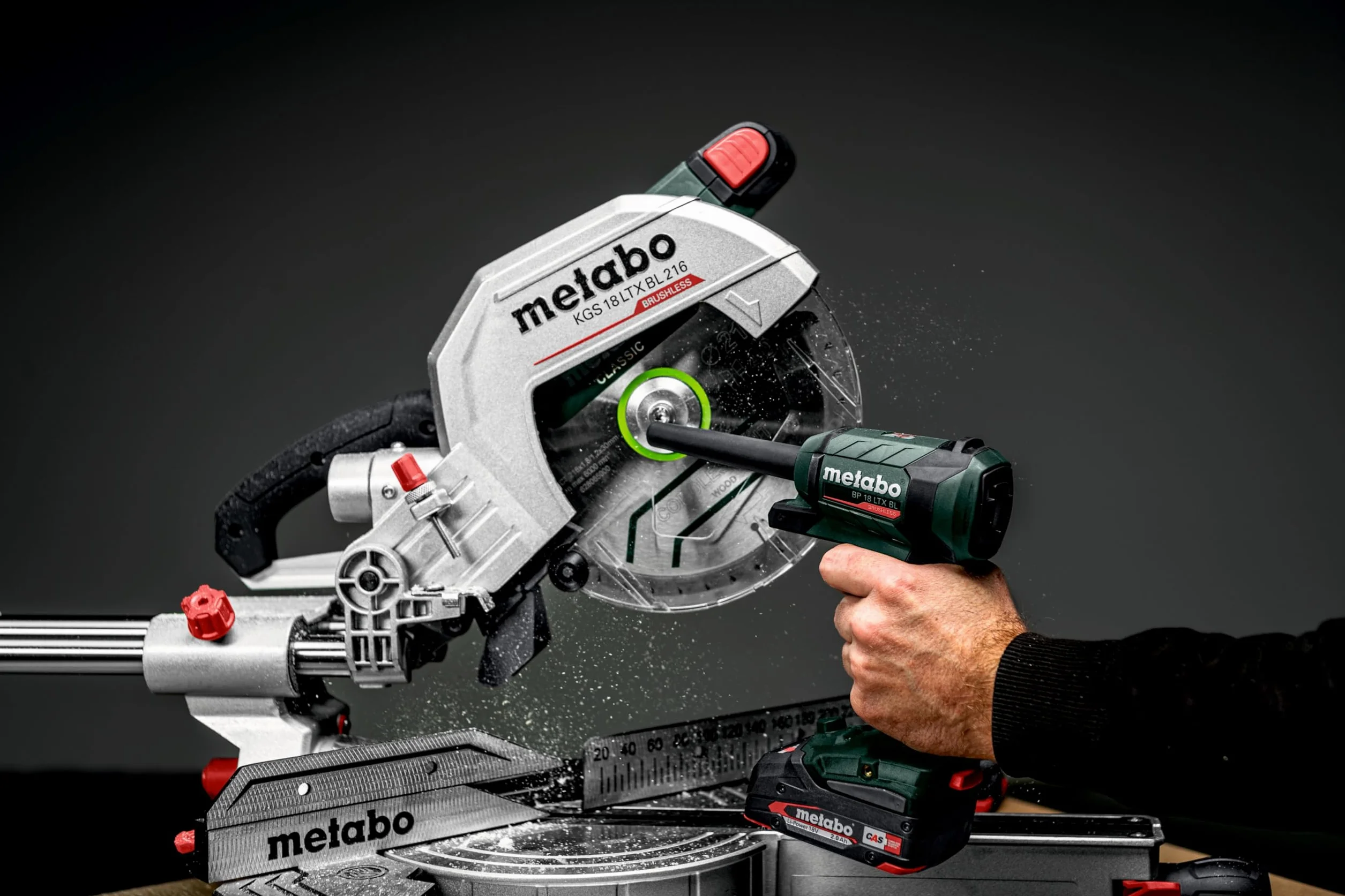 metabo Akumulatorowy pistolet do przedmuchu BP 18 LTX BL - 18 V, silnik bezszczotkowy, objętość powietrza 0,7 m³/min, prędkość powietrza 122 m/s, światło robocze LED, wszechstronne do czyszczenia