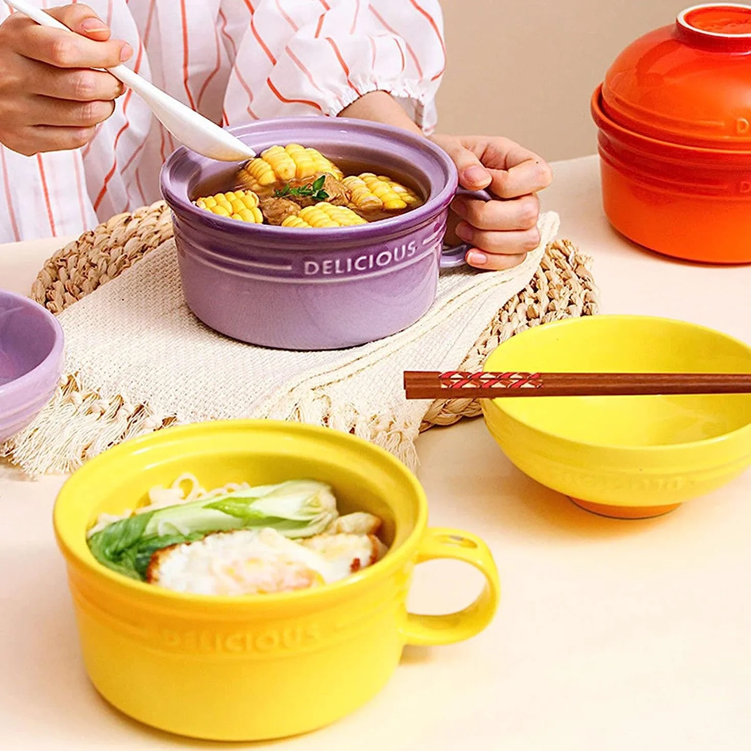 pojemniki na zupę, Ceramiczne miski do zupy 550 ml, japońskie, miska z pokrywką i uchwytem, ​​miska na ramen, płatki śniadaniowe, czerwona, ml/19,4 uncji