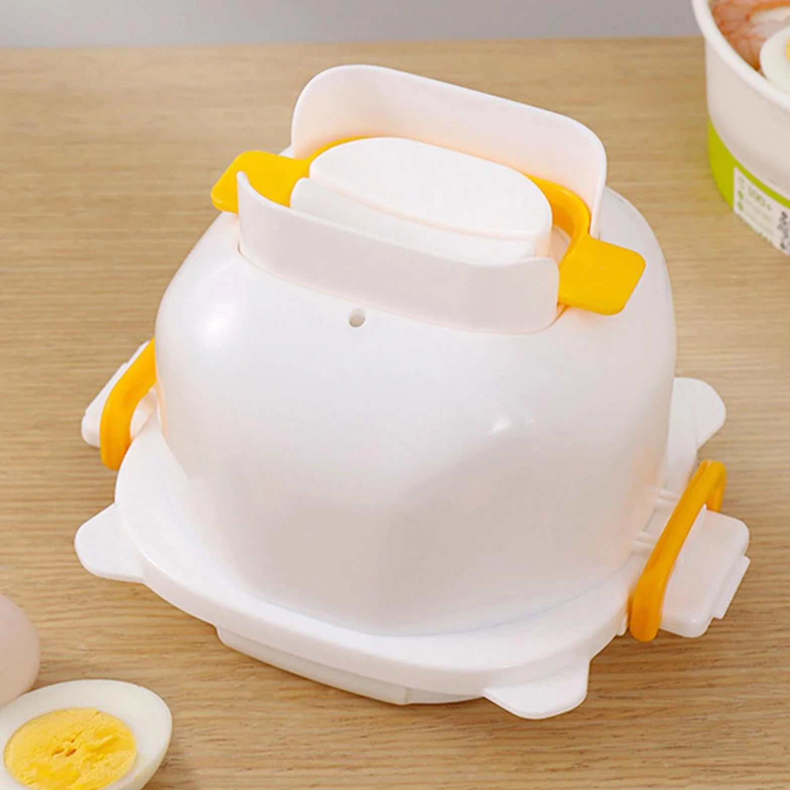 Microwave Egg Cooker with 4 Egg Capacity | Quick Egg Cooking Pod with Egg Cutter | Wielofunkcyjne ?dzie kuchenne do szybkiego przygotowania jaj w domu, pracy lub szkole. Wygodny i kompaktowy