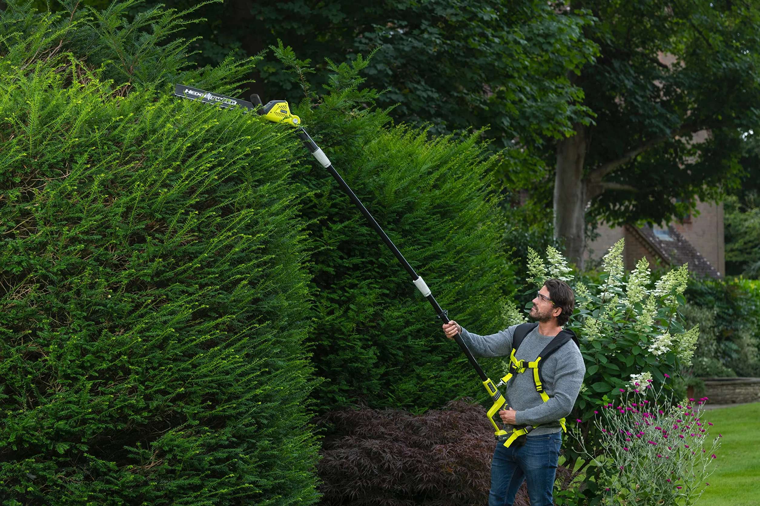 Ryobi Nożyce do Żywopłotu na Wysięgniku 18 V, OPT1845, Długość Ostrza 45 cm, Regulacji Długości Wysięgnika, Zasięg Nawet do 2.9 m, Wersja bez Akumulatora i Ładowarki