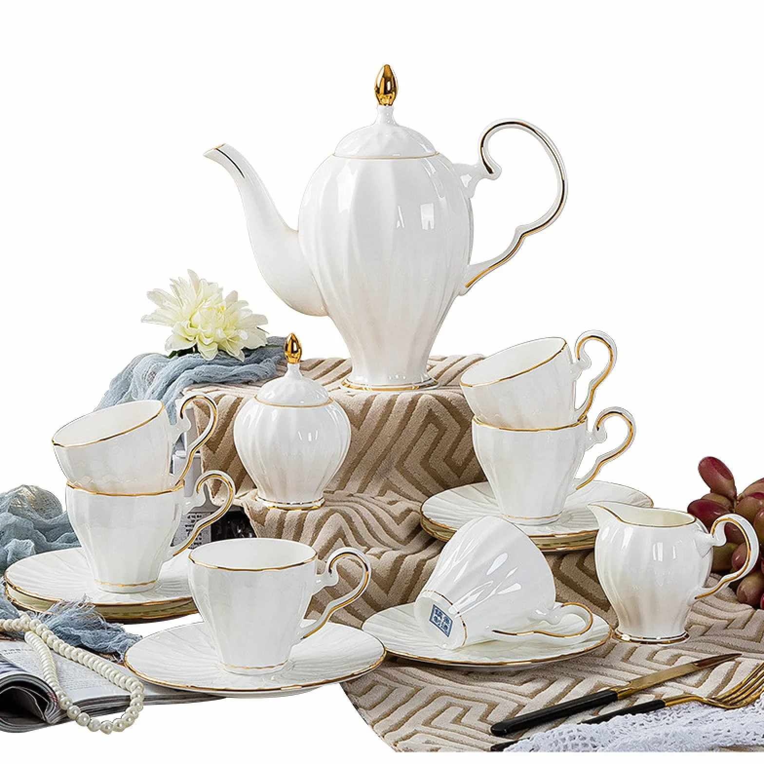 zestaw do herbaty, 15-częściowy zestaw do podwieczorku dla dorosłych Porcelanowa kawa i herbata Zestawy upominkowe Filiżanki 6 osób z ceramicznym czajniczkiem cukiernicą
