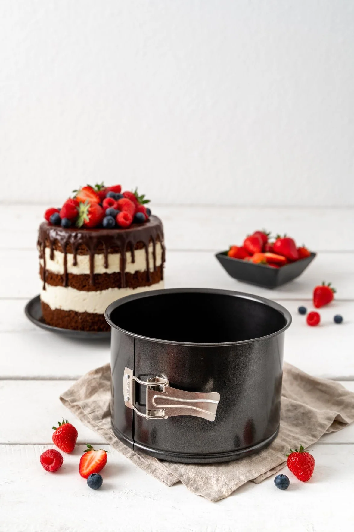 Zenker Tortownica bardzo wysoka, średnica 18 cm, czarna metaliczna blacha stalowa z powłoką zapobiegającą przywieraniu, idealna do wysokich tortów i włoskich panettone, wyprodukowana w Niemczech