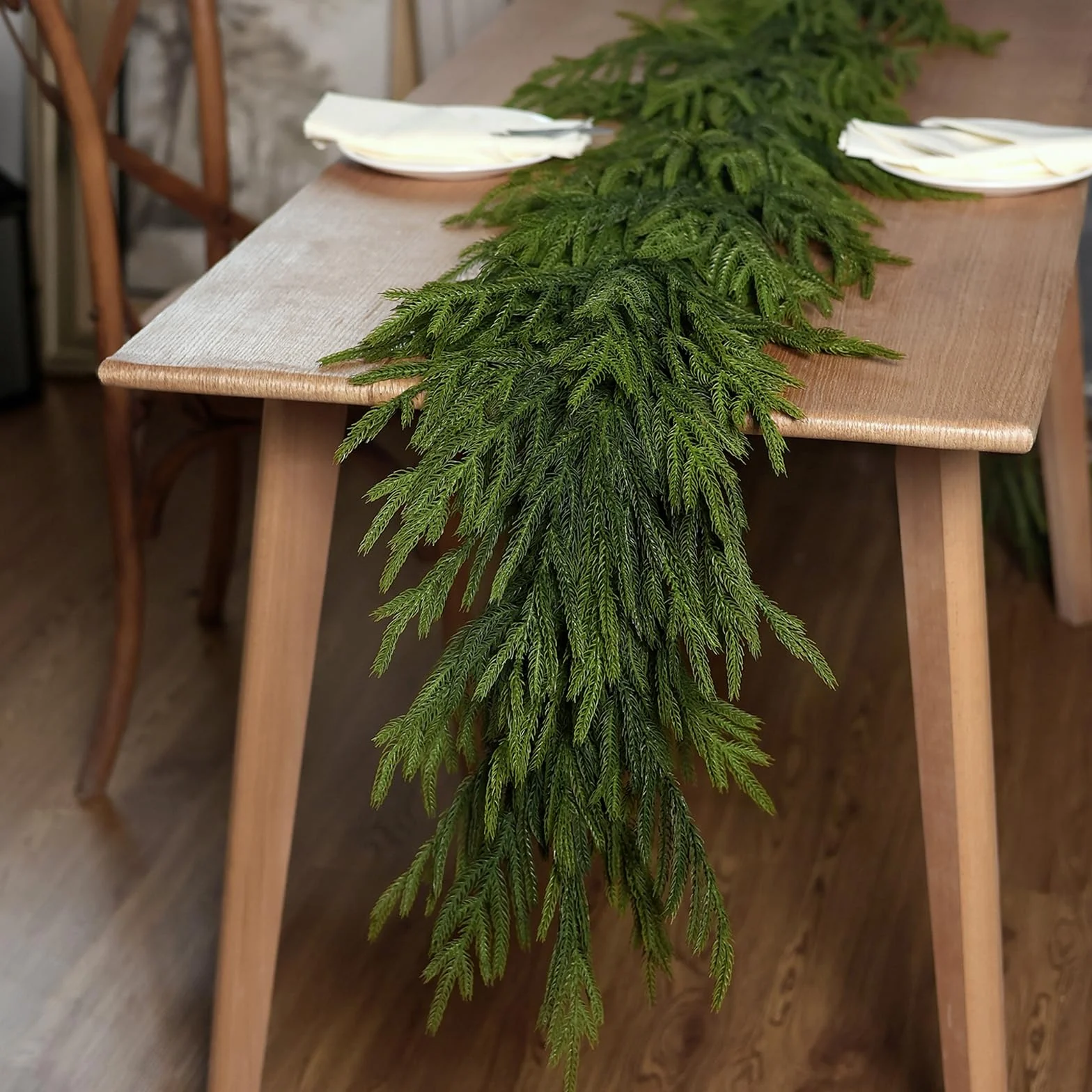 Prawdziwa w dotyku girlanda sosnowa Norfolk, zielona, sztuczna girlanda bożonarodzeniowa, sztuczna zieleń, girlanda, na wakacje, kominek, okno, do wewnątrz, na zewnątrz, dekoracja (1 szt.)