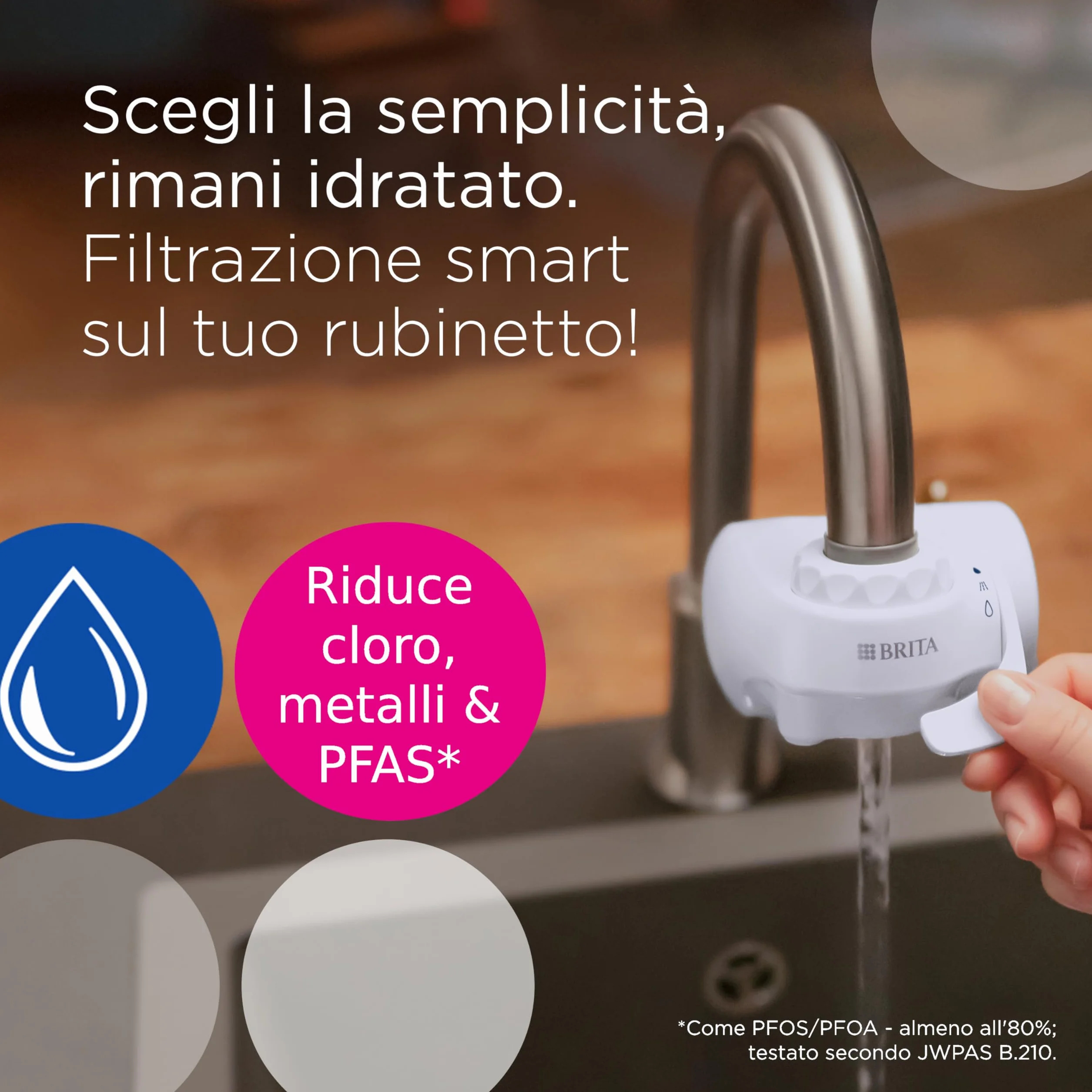 BRITA ON TAP V System filtrów wody, w zestawie 1 wkład: zrównoważona woda o dobrym smaku bezpośrednio z kranu, redukuje mikrocząstki, PFAS, metale i substancje wpływające na smak.