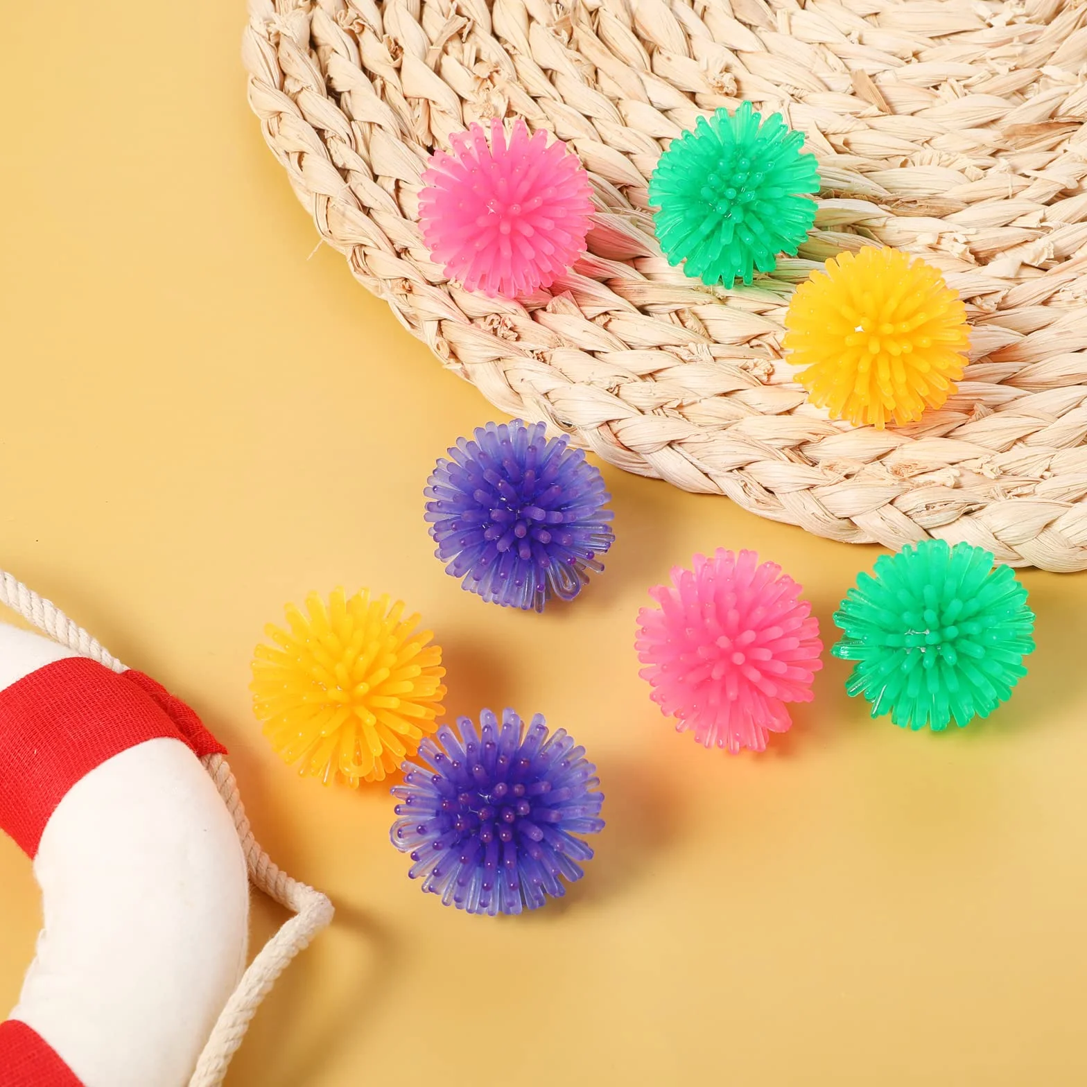 Cobee Duże kulki z zabawkami dla kotów 8 sztuk 3,5 cm kolorowe piłeczki interaktywne