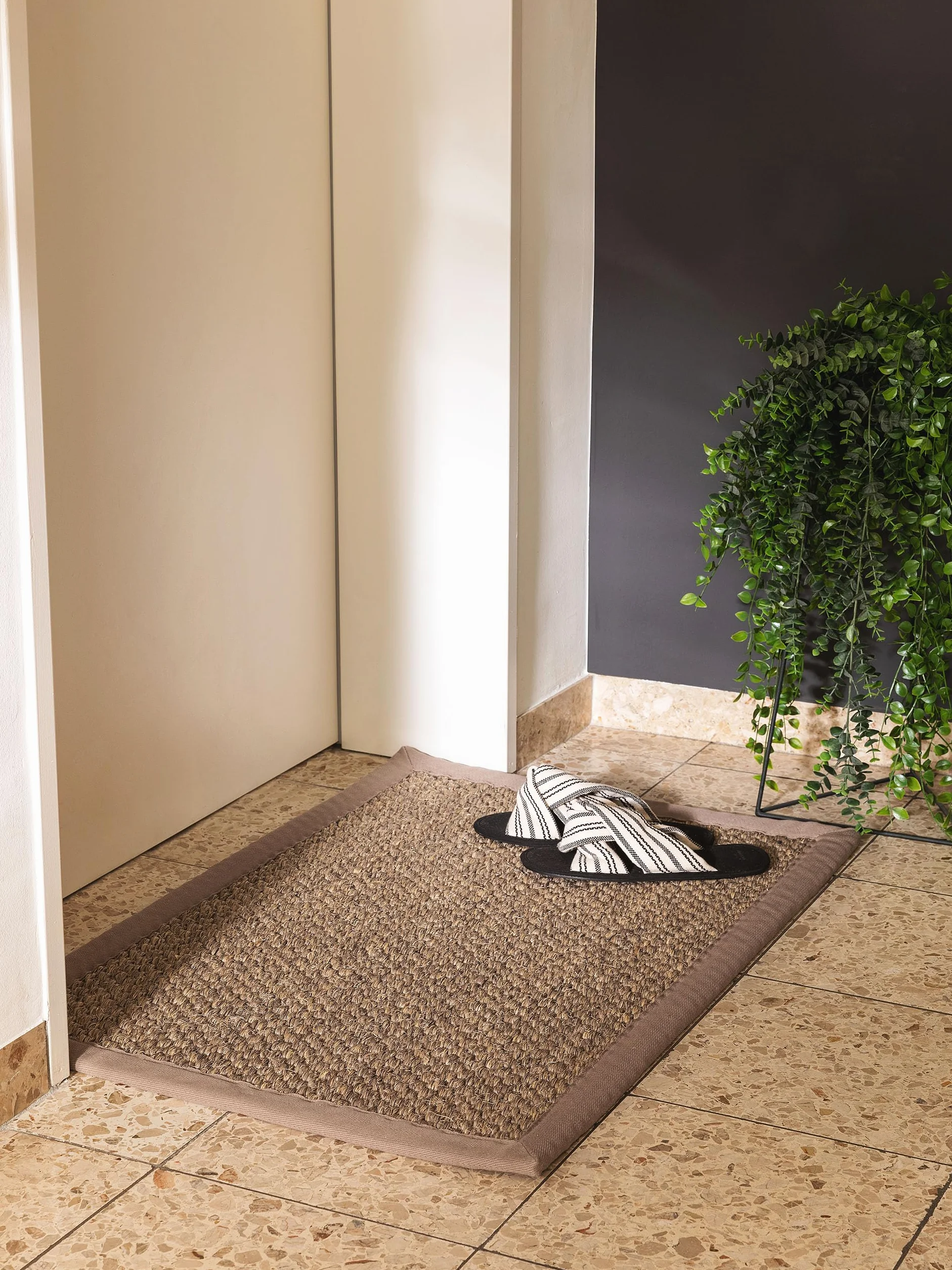 benuta Pure Wycieraczka Greta – 100% sizal – prostokątna i w stylu bordiury, uni, Natural Living, Scandi Living – łatwa w pielęgnacji do salonu, sypialni, korytarza, na taras, balkon, szara, 60 x 90