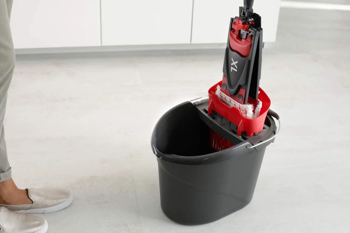 Vileda Ultramat Xl Universal Zestaw Mop i Wiadro, Czarny/Czerwony, XL