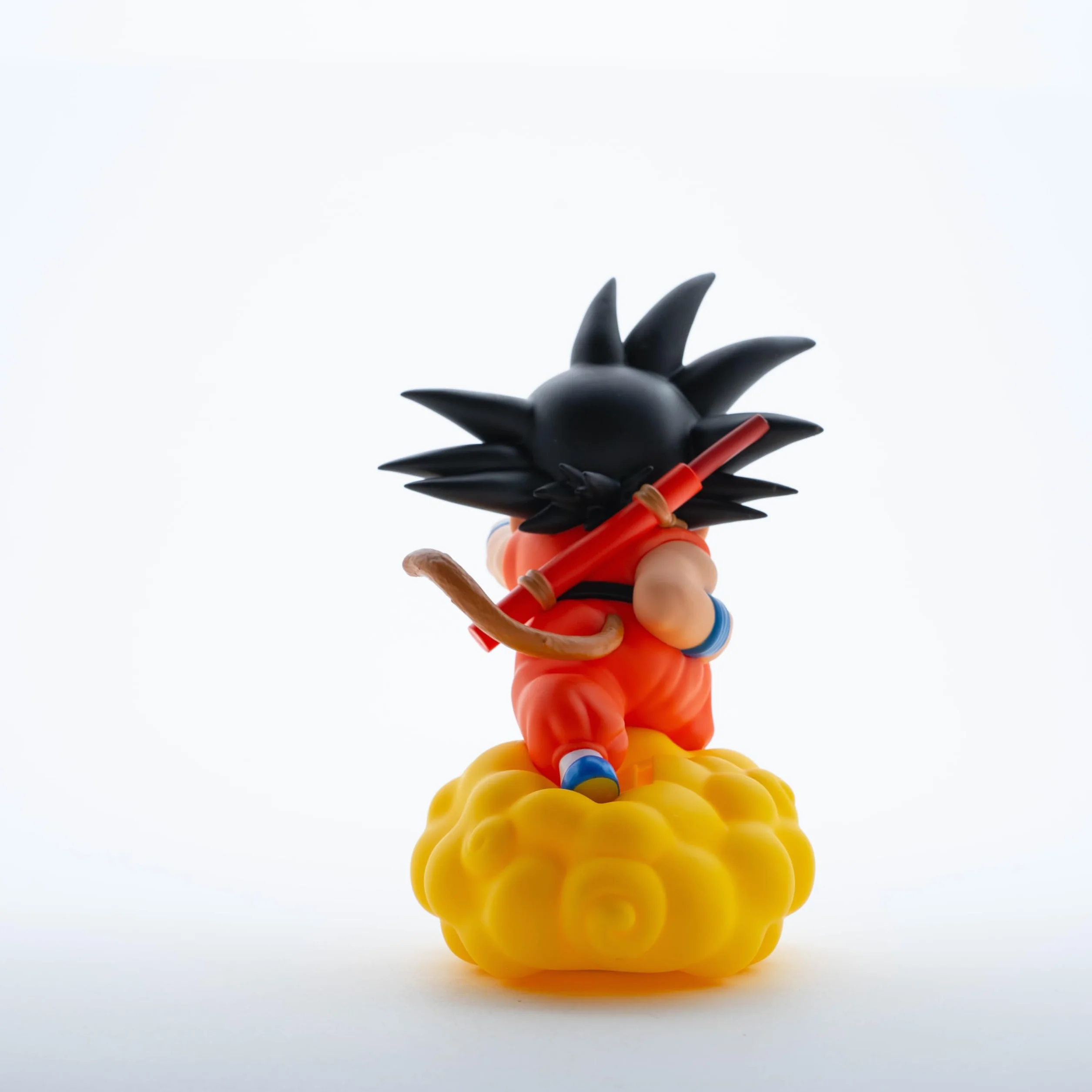 Son Goku Na Chmurze Skarbonka 22 cm