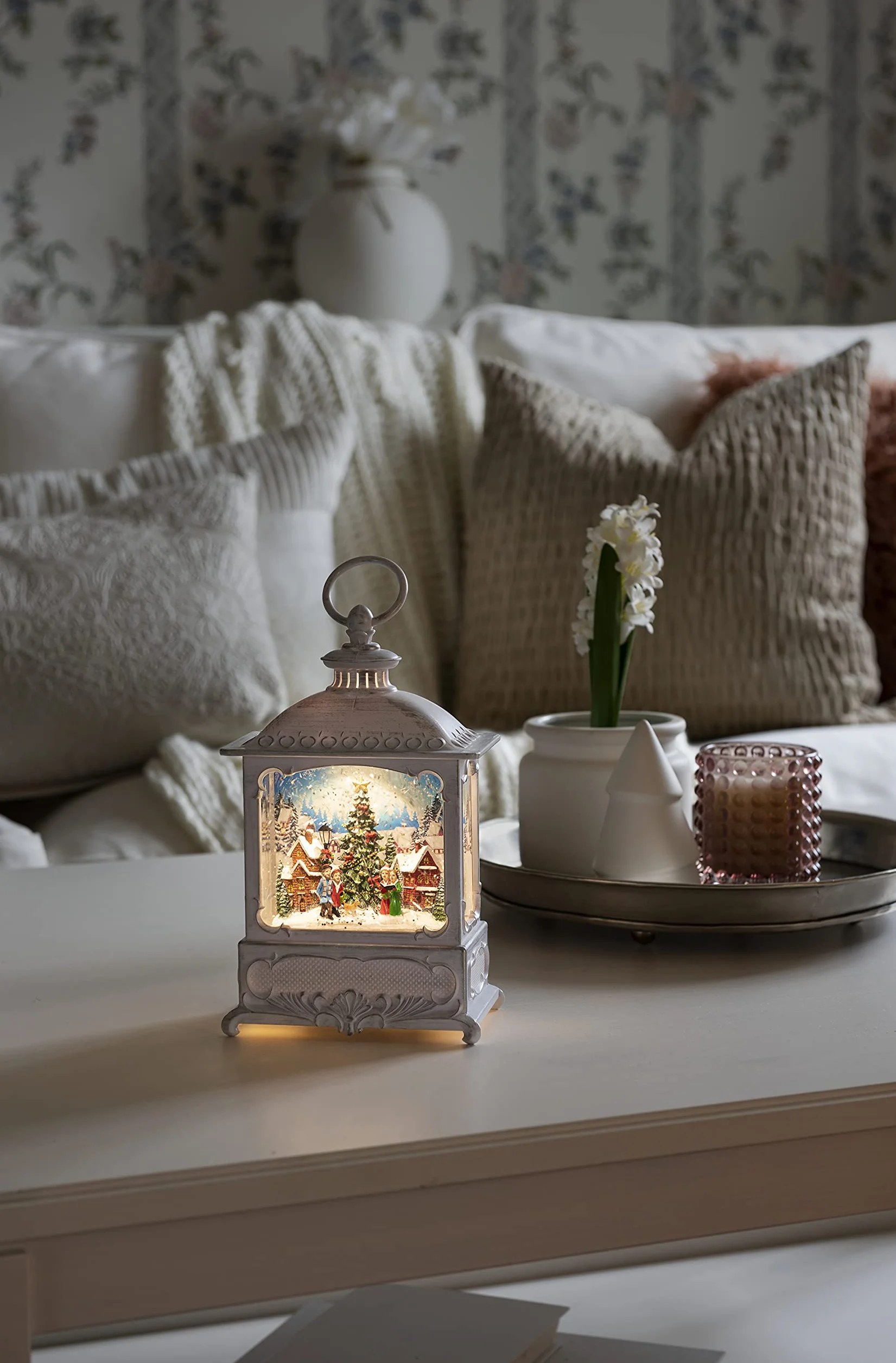 Konstsmide LED Snow Globe Scena jarmarku bożonarodzeniowego/wypełniona wodą/dekoracje świąteczne wewnętrzne lampki akumulatorowe/timer/zasilanie bateryjne: 3 x AA 1,5 V (z wyłączeniem) lub USB (Inc)