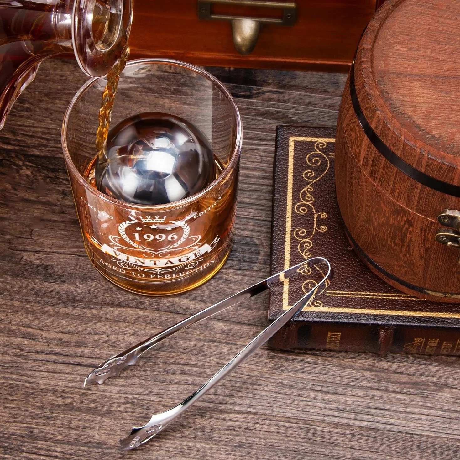 LIGHTEN LIFE Prezenty na 30. urodziny dla mężczyzn, zestaw szklanek do whisky 1995 w pudełku beczkowym, prezenty dla 30 lat, pomysły na prezent na 30. urodziny, prezenty urodzinowe 1995 dla taty,