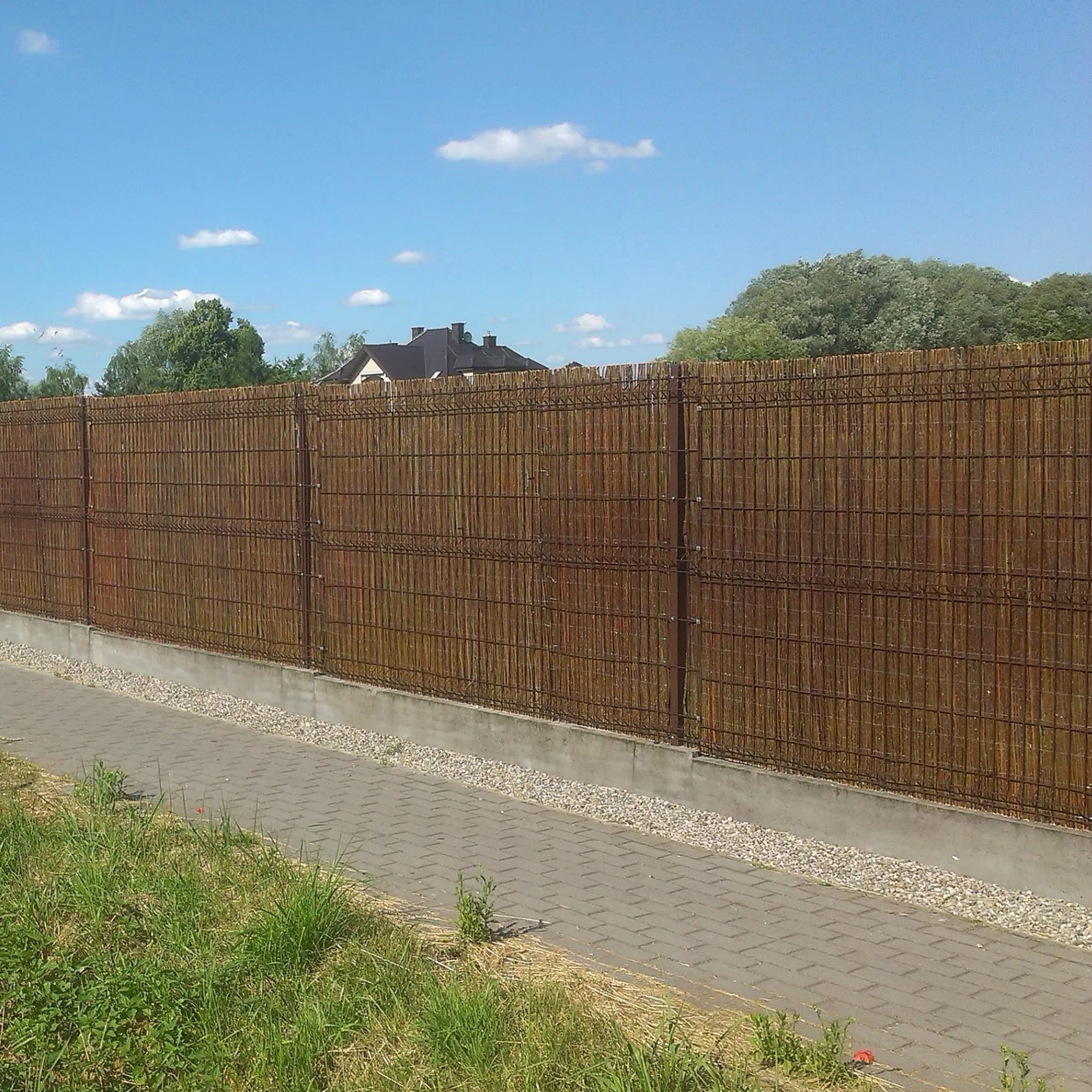 Mata Wiklinowa 90 x 300 cm Gęsta Osłona na Balkon Naturalny Materiał Trwała i Estetyczna Prywatność Osłona Przeciwsłoneczna Ekran Prywatności