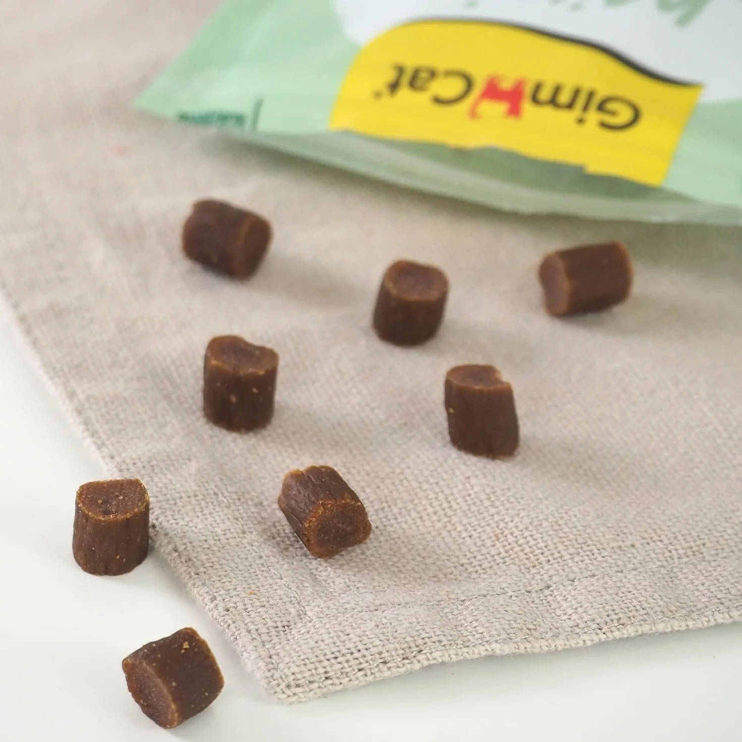GimCat Mini pałeczki kurczak z kocimiętką 1 x 50 g