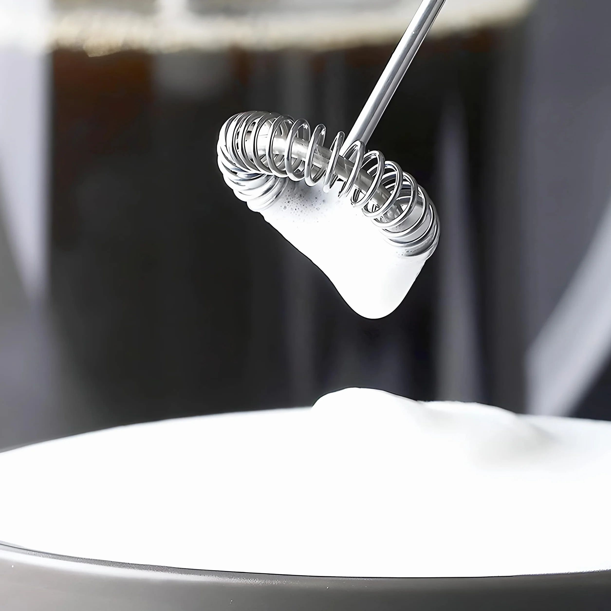 Retoo automatyczny spieniacz do mleka Mini Elektryczny, elektryczny spieniacz do mleka do kawy, latte i cappuccino, spieniacz do gorącej czekolady na baterie, 11500 urządzenie do spieniania napojów