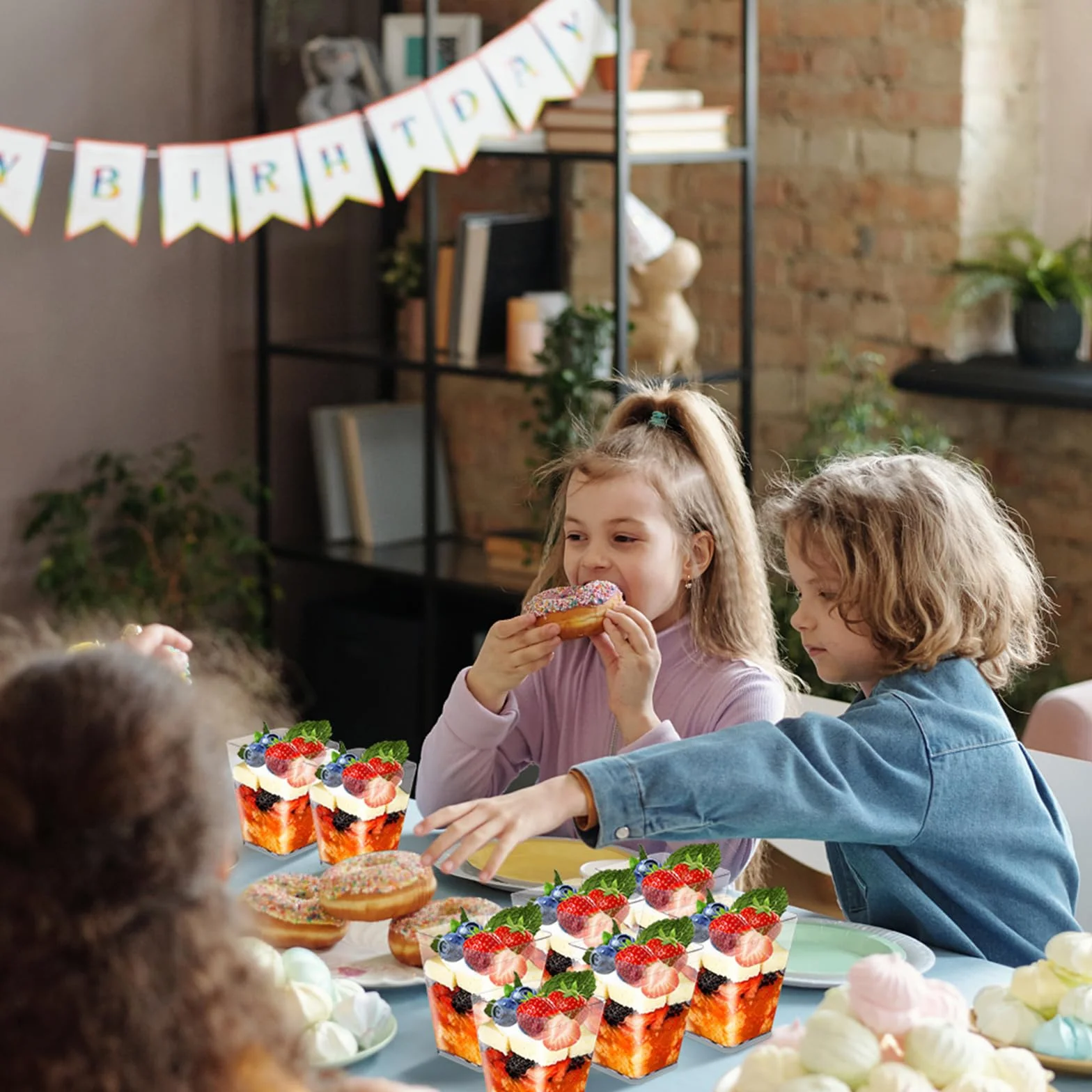 50 sztuk szklanek deserowych z tworzywa sztucznego, kubki deserowe wielokrotnego użytku, kubki deserowe z tworzywa sztucznego, 5 oz/160 ml, z łyżeczkami, przezroczyste miseczki deserowe na