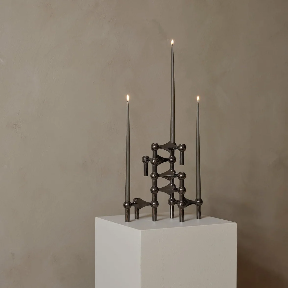 Stoff Nagel taper candles by Ester & Erik z wosku parafinowego w kolorze czarnym, czas palenia ok. 3,5 h, niekapiący, 6 sztuk, 36010