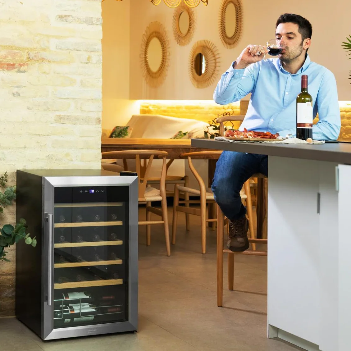 Cecotec Winiarnia, chłodziarka na wino, 24 butelki Bolero GrandSommelier 2450 Inox Compressor. Regulowana temperatura 5-18ºC, wysoka wydajność, cicha praca i brak wibracji