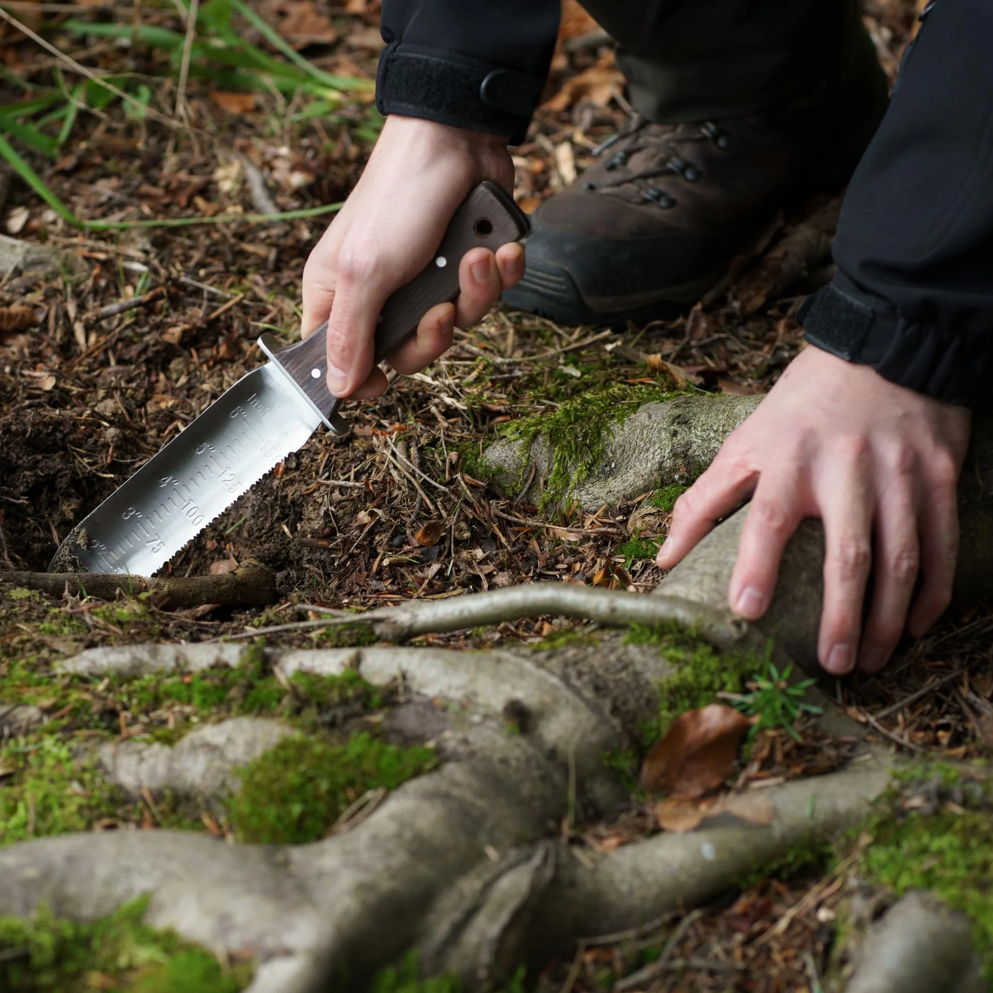 Digger – nierdzewna nożołopatka saperka do wykrywacza metalu, nóż ogrodowy (z uchwytem z drewna wenge i kaburą z cordury)