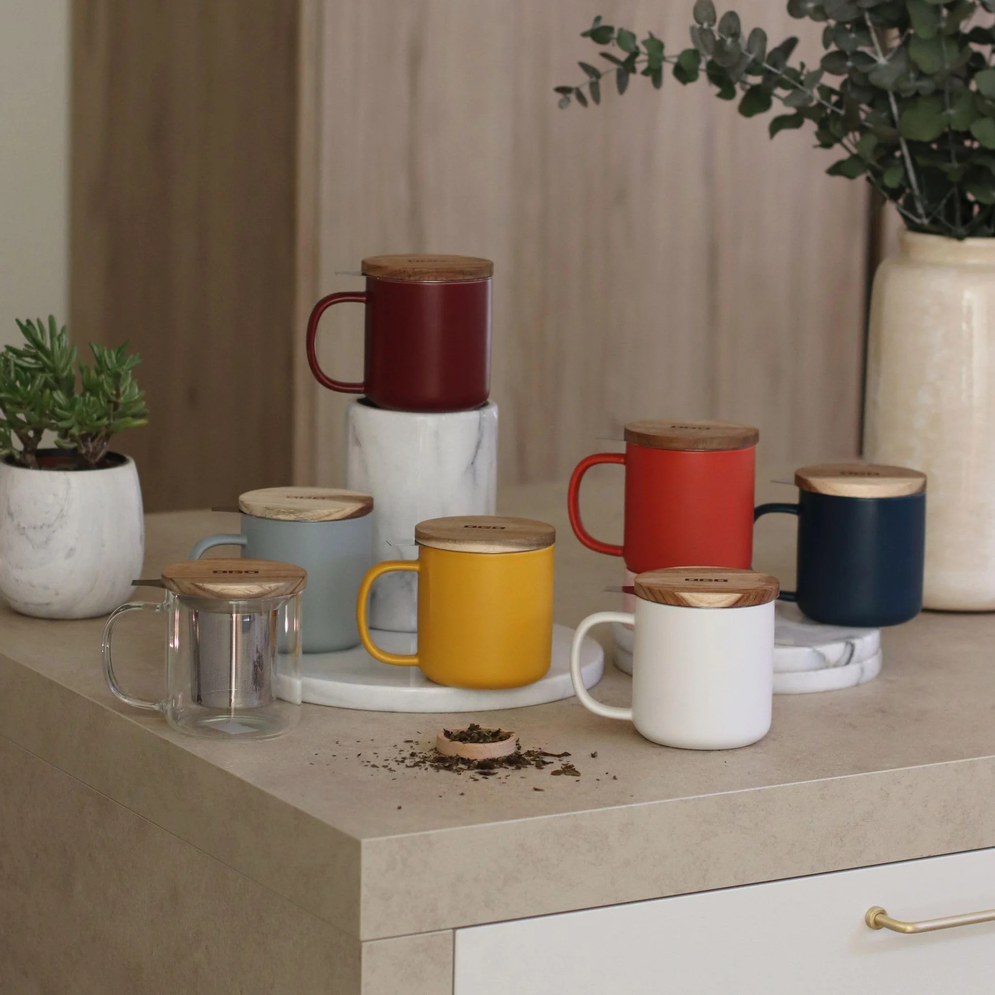 OGO LIVING - Szklany Kubek Do Herbaty Ziołowej 300ml - 7912103 - Idealny Do Naparów i Rooibos - Z Pokrywką z Drewna Akacjowego