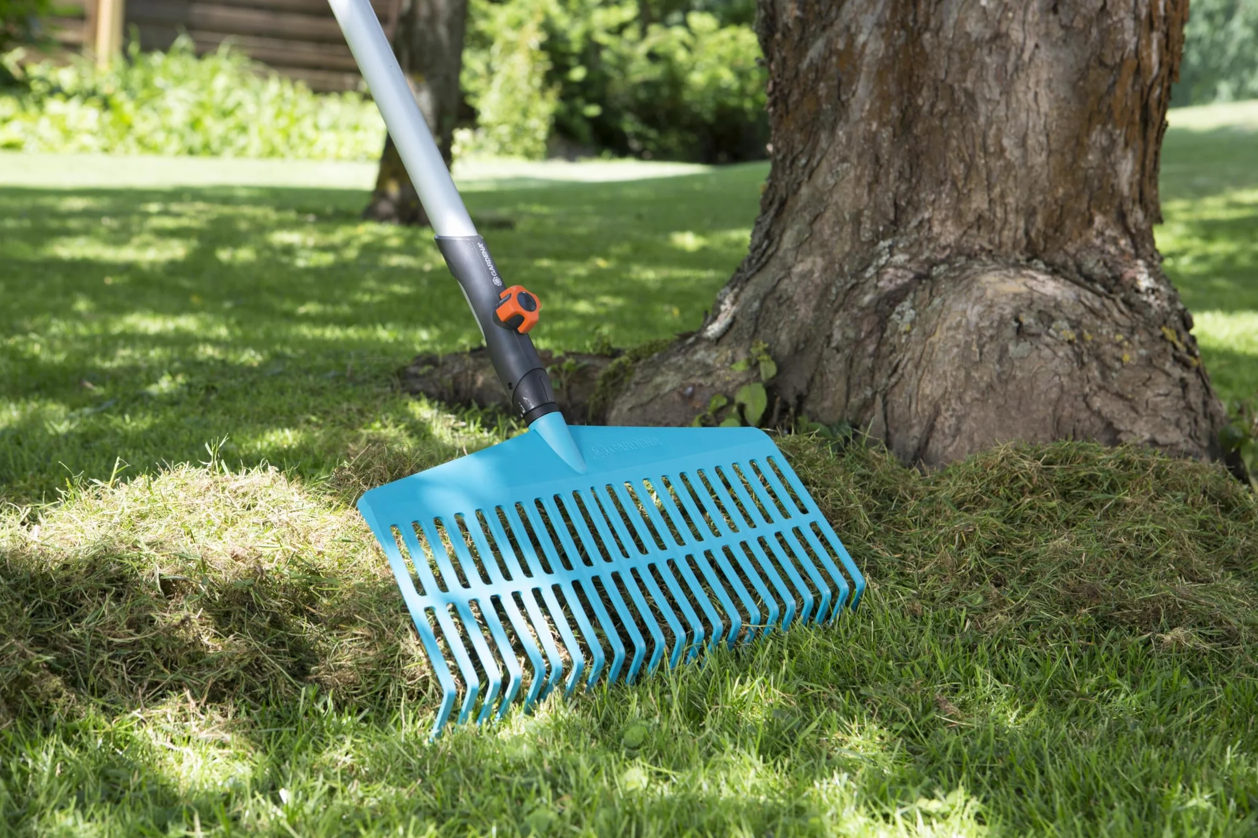 Gardena combisystem grabie: poręczne grabie do grabienia liści i skoszonej trawy, z wytrzymałymi zębami z tworzywa sztucznego, szerokość robocza 43 cm (3101-20)