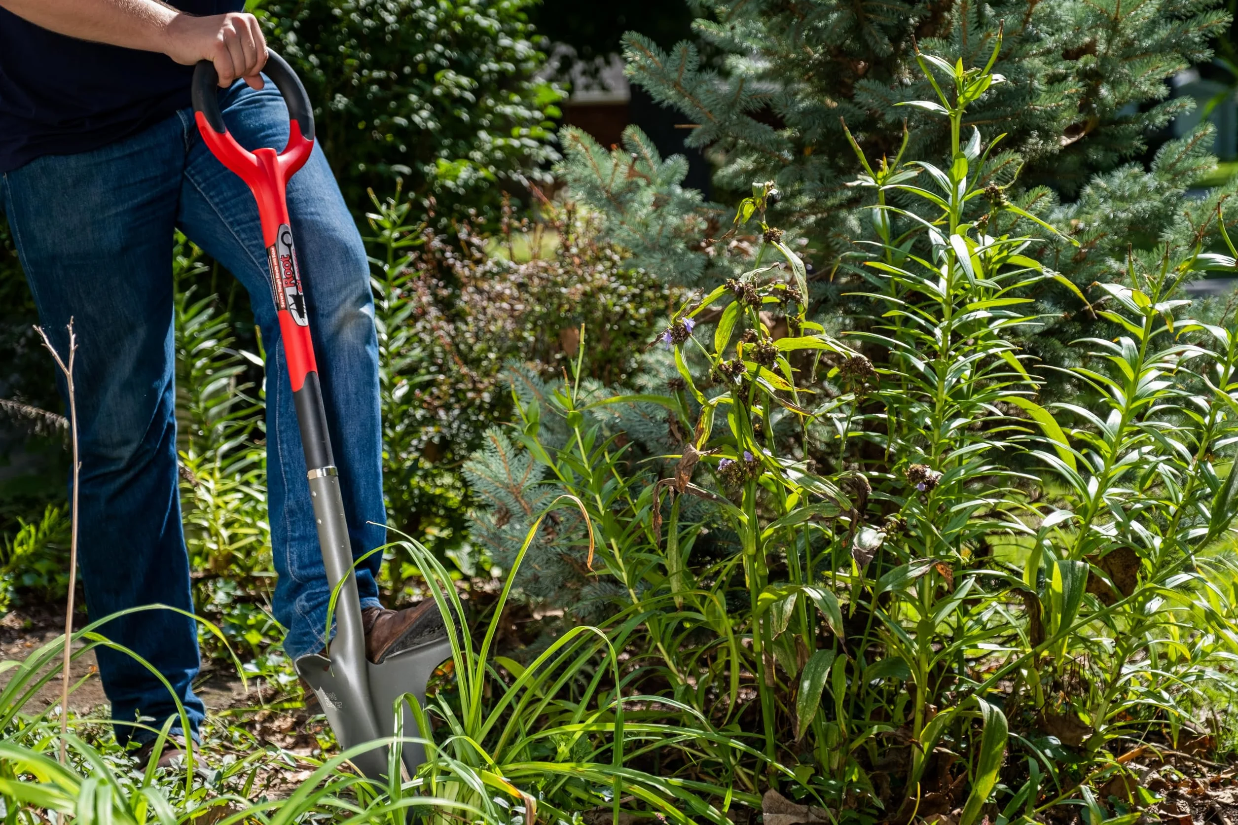 Root Slayer Radius łopatka ogrodowa, nagroda 2017 Green Thumb Award za najbardziej innowacyjne narzędzie ogrodowe, czerwona