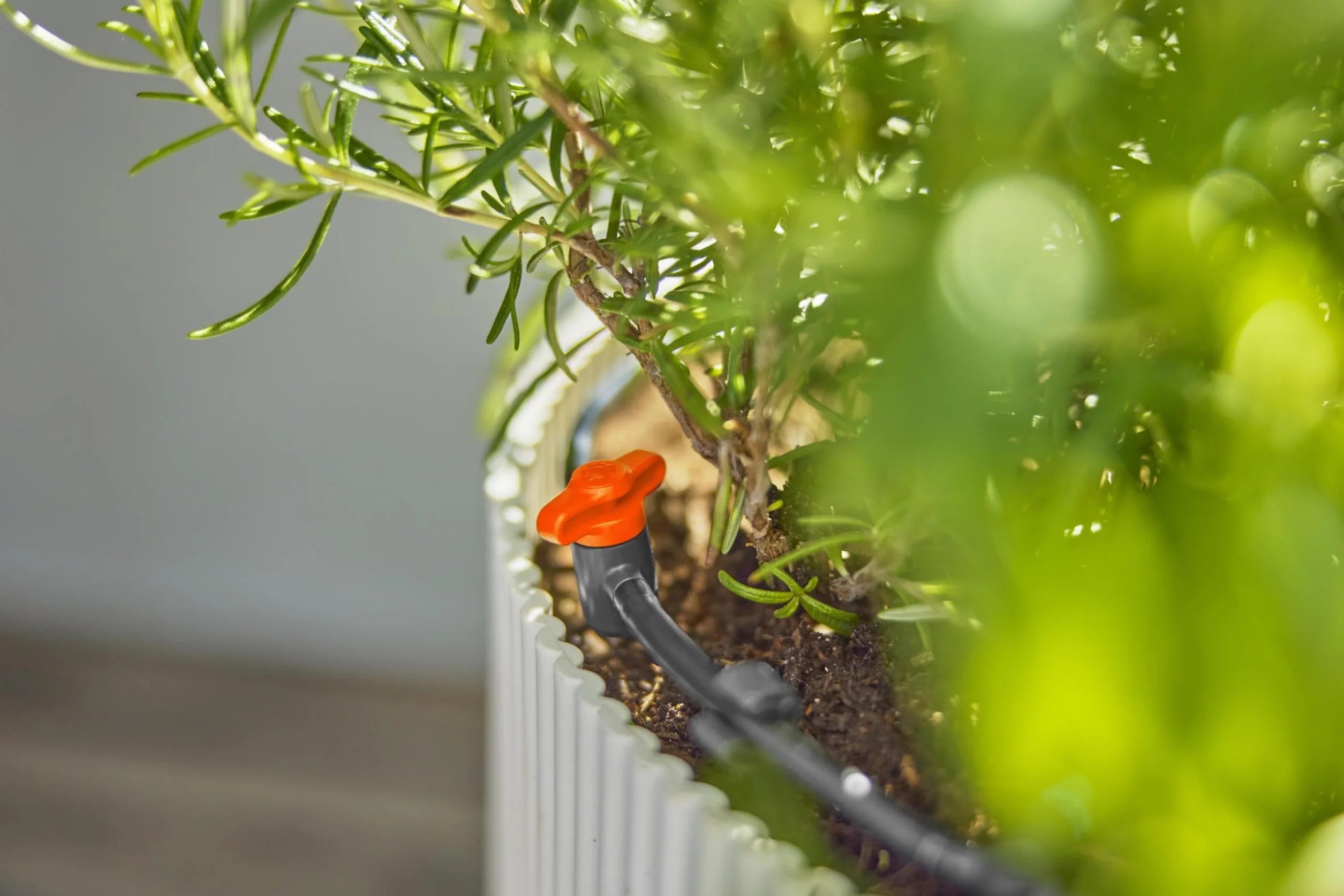 Gardena system Micro-Drip nawadnianie kropelkowe, zestaw balkonowy (15 roślin): Zest. startowy gotowy do zast., wodooszczędny sys. nawadniania, prosta i elastyczna tech. połączeniowa (13401-20)