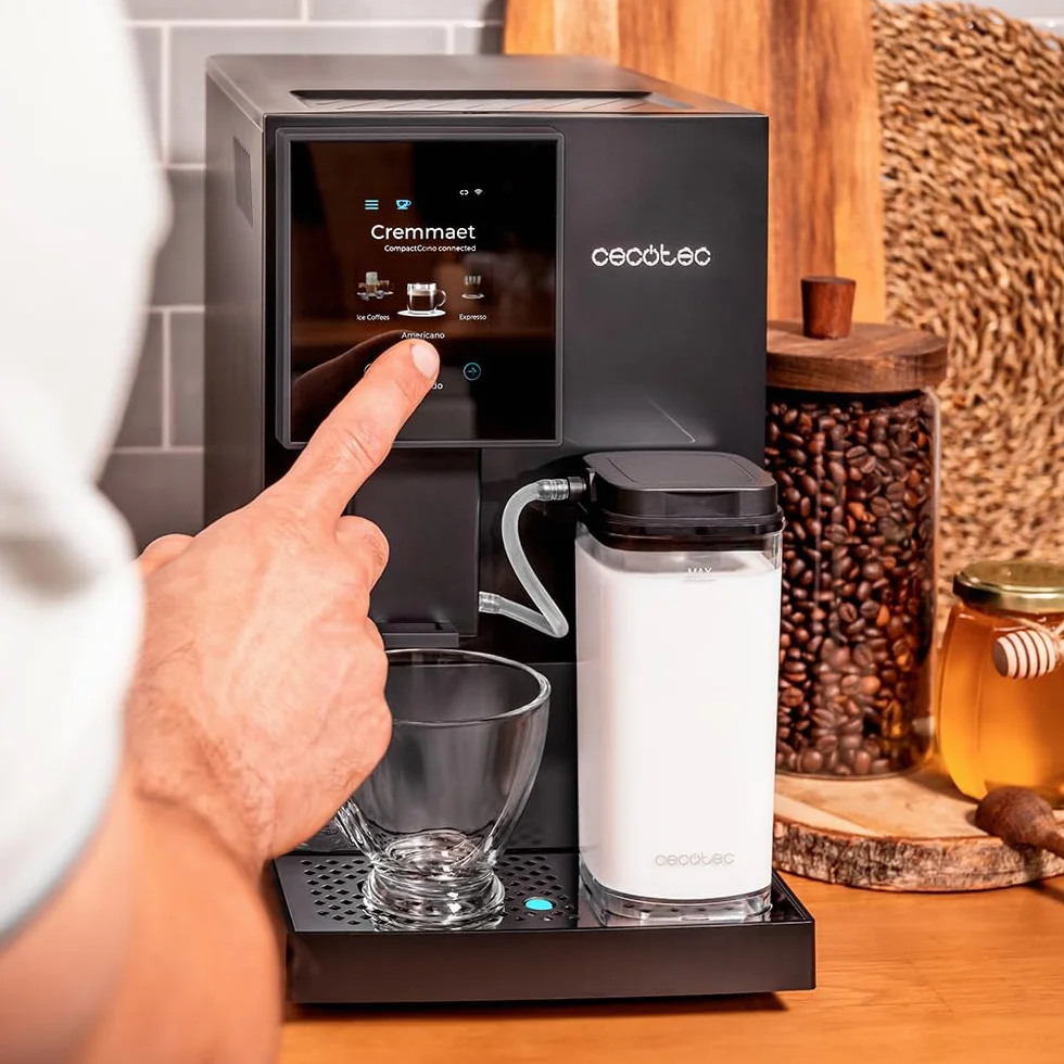 Cecotec Ręczny ekspres do kawy i Cappuccino Cremmaet Compactccino Connected. 30 odmian, zbiornik na mleko 400 ml, zbiornik na wodę 1,1 l, ekran TFT, Wi-Fi, pompa 19 bar, termoblok