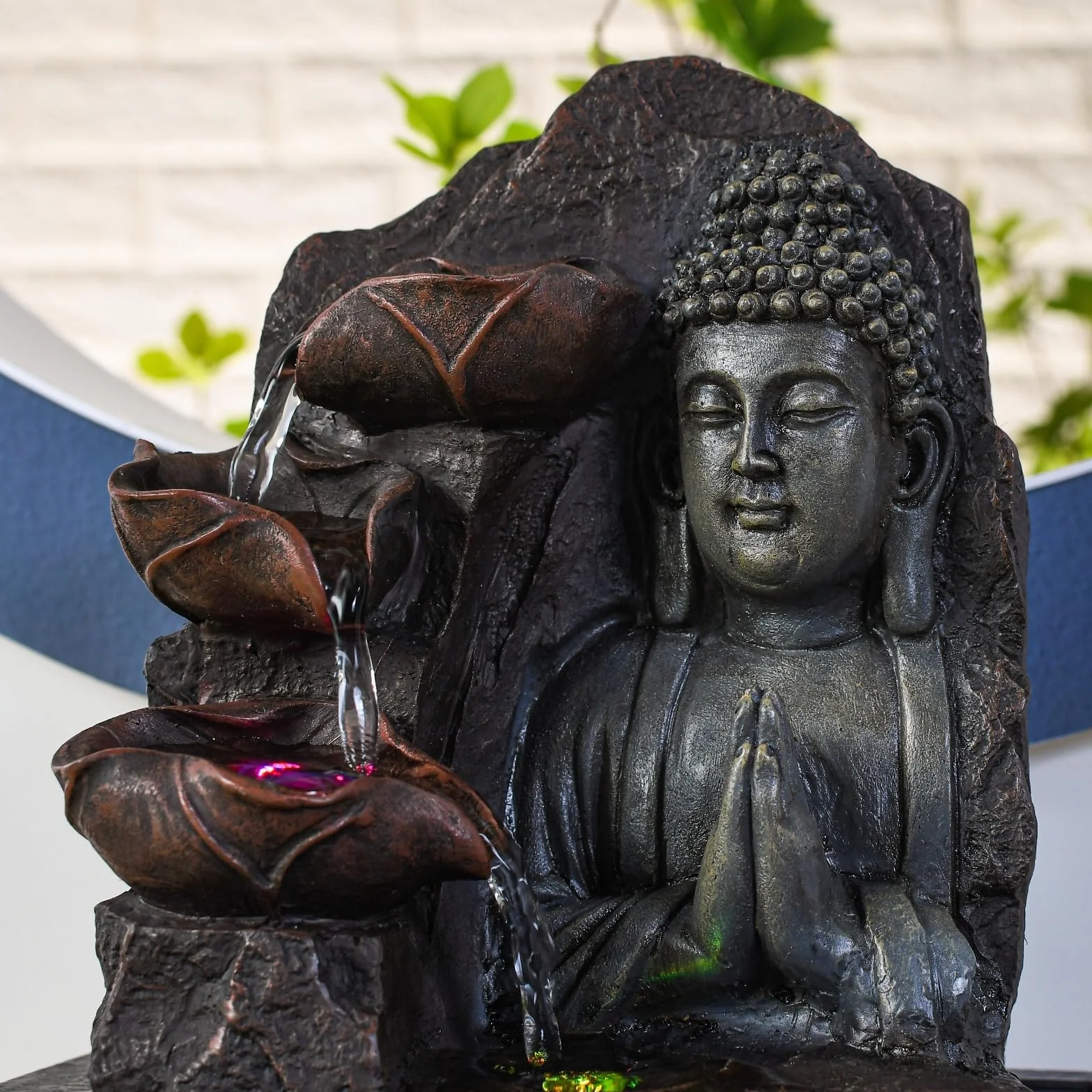 Fontanna wewnętrzna Wodospad Budda Lotos Kolorowe światło LED, dekoracja wnętrz Feng Shui, pomysł na prezent Zen Mind, z dostarczoną cichą pompą, duchowość Zen'Light, 21 x 21 x 26 cm