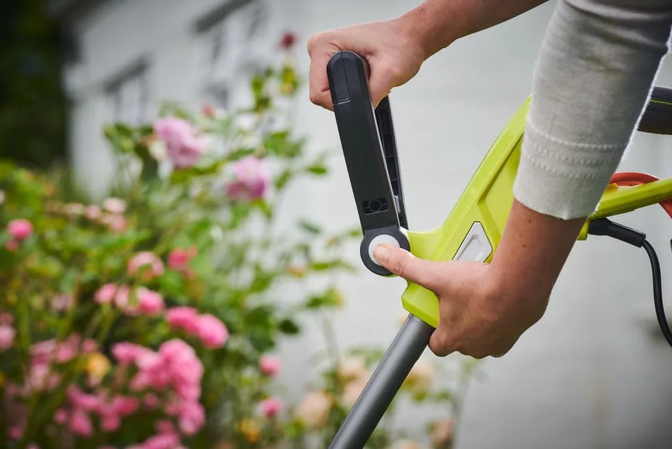 Ryobi Podkaszarka elektryczna 500 W, szerokość cięcia 27 cm, styl teleskopowy, RLM18X41H240F