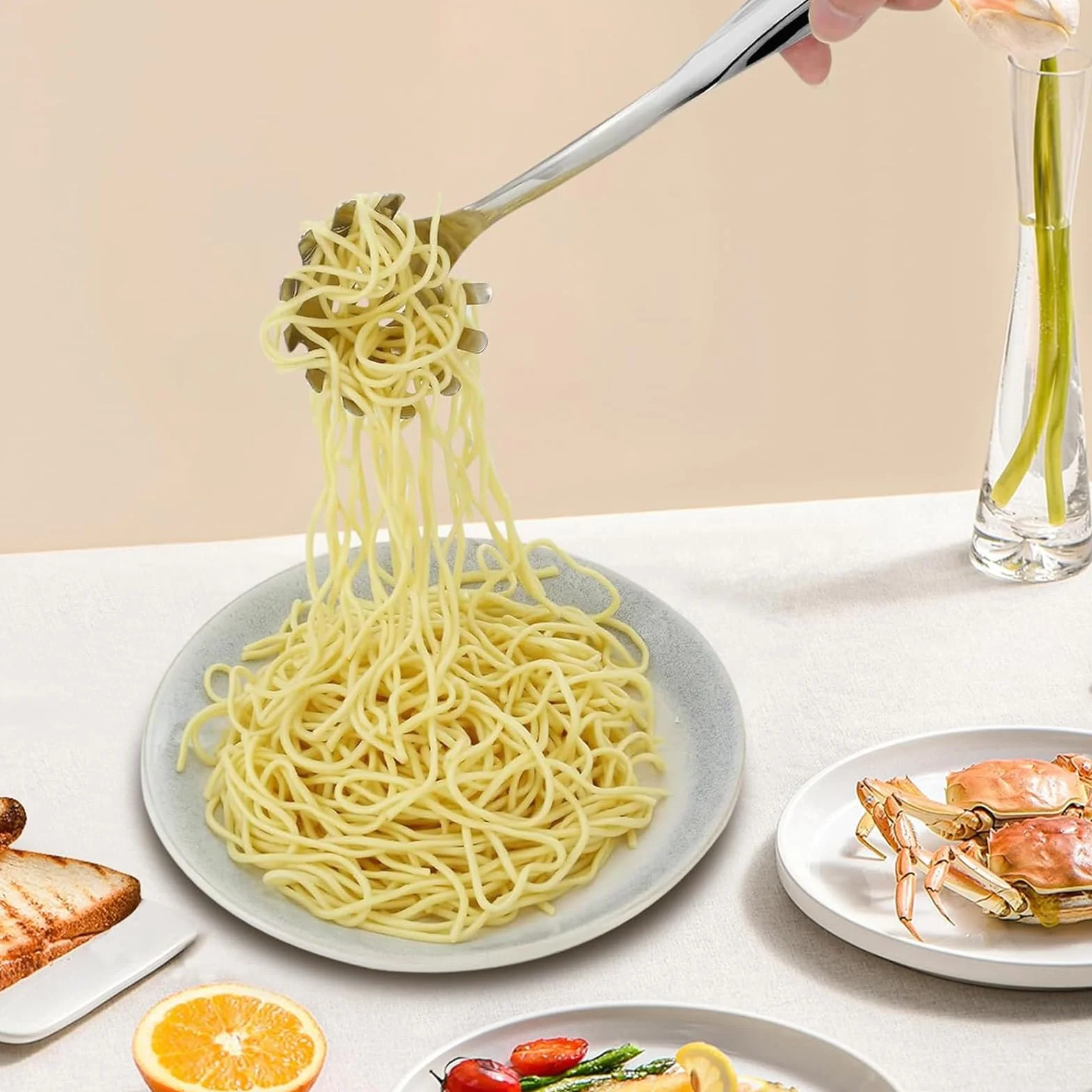 1 łyżka do spaghetti, z 1 szczypcami do serwowania, łyżka do makaronu z zębami, łyżka do makaronu ze stali nierdzewnej, przyrząd do podnoszenia makaronu, łatwa obsługa i czyszczenie, 34,5 cm