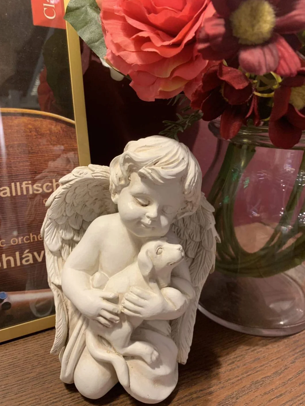 Statuetka Anioł z psem 18 cm pomnik wewnątrz na zewnątrz dom ogród