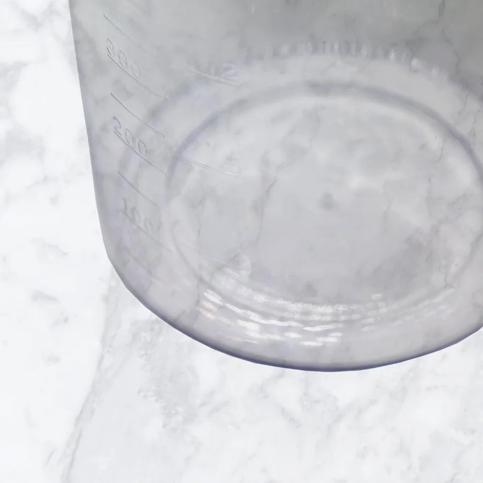 27 uncji kubek z miarką do blendera zanurzeniowego | Bez BPA plastikowy kubek z wylewkiem, stabilną podstawą i wyraźnymi pomiarami | Kubek miksujący do smoothie, zup i sosów | ANAKEL HOME