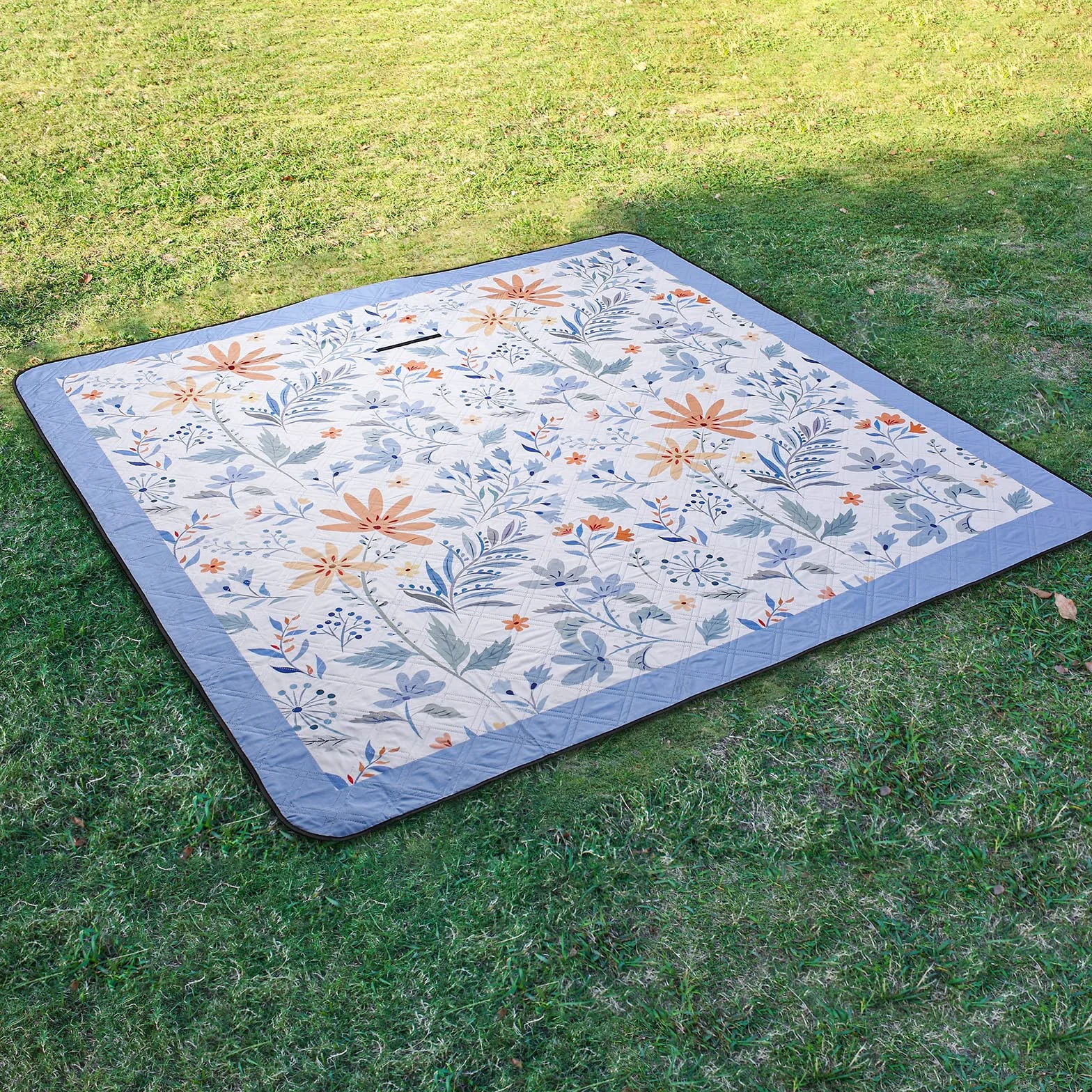 DEWUR Koc piknikowy, wodoodporny, nadaje się do prania, nie zawiera piasku, XXL, koc kempingowy, mata plażowa, izolowany z wodoodpornym spodem, (biały w kwiaty, 200 x 200 cm)
