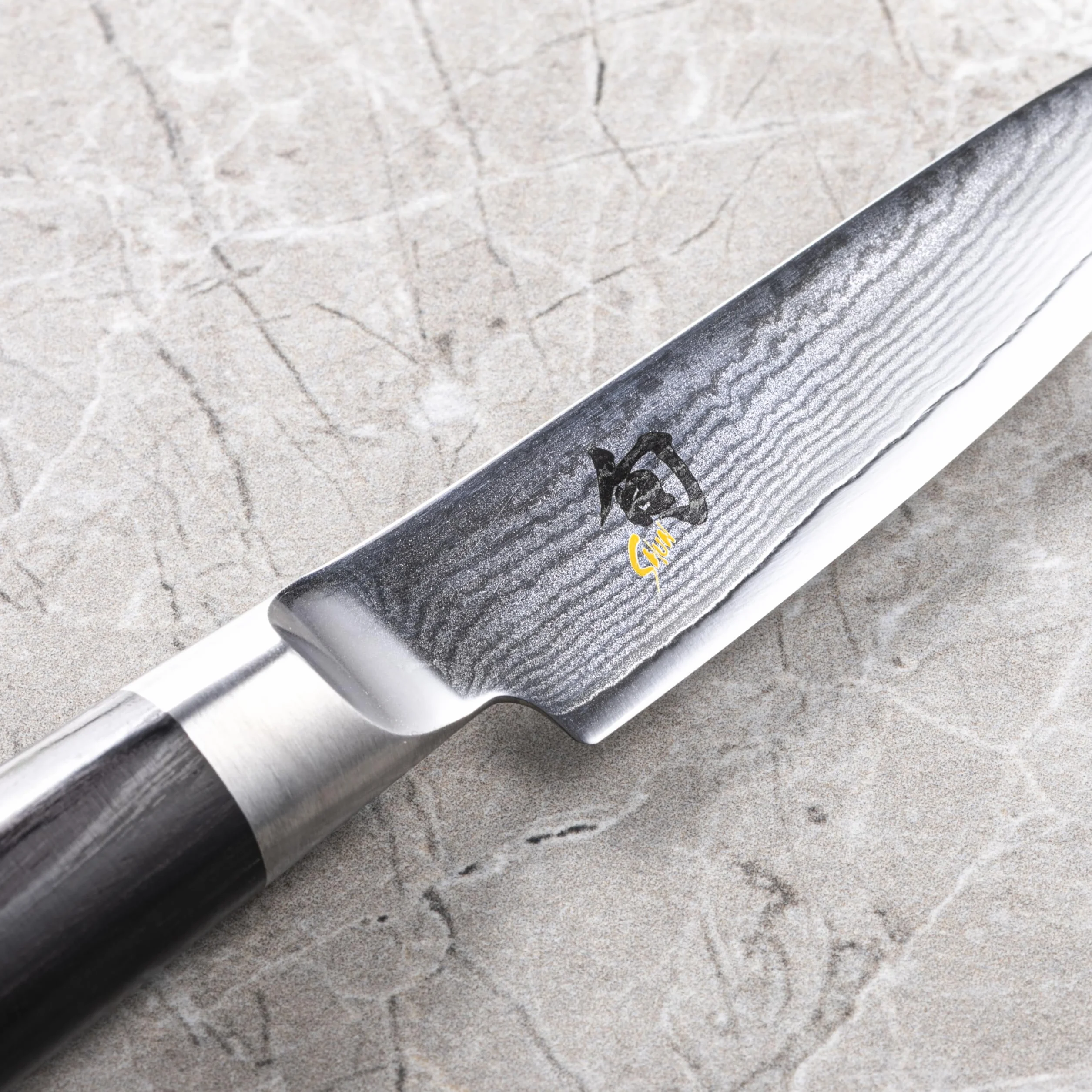 KAI Shun Classic japoński nóż biurowy 9 cm, długość ostrza, 32-warstwowy nóż damasceński VG MAX - 61 (±1) HRC - rękojeść pakkawood, wyprodukowany w Japonii, kuty nóż do warzyw