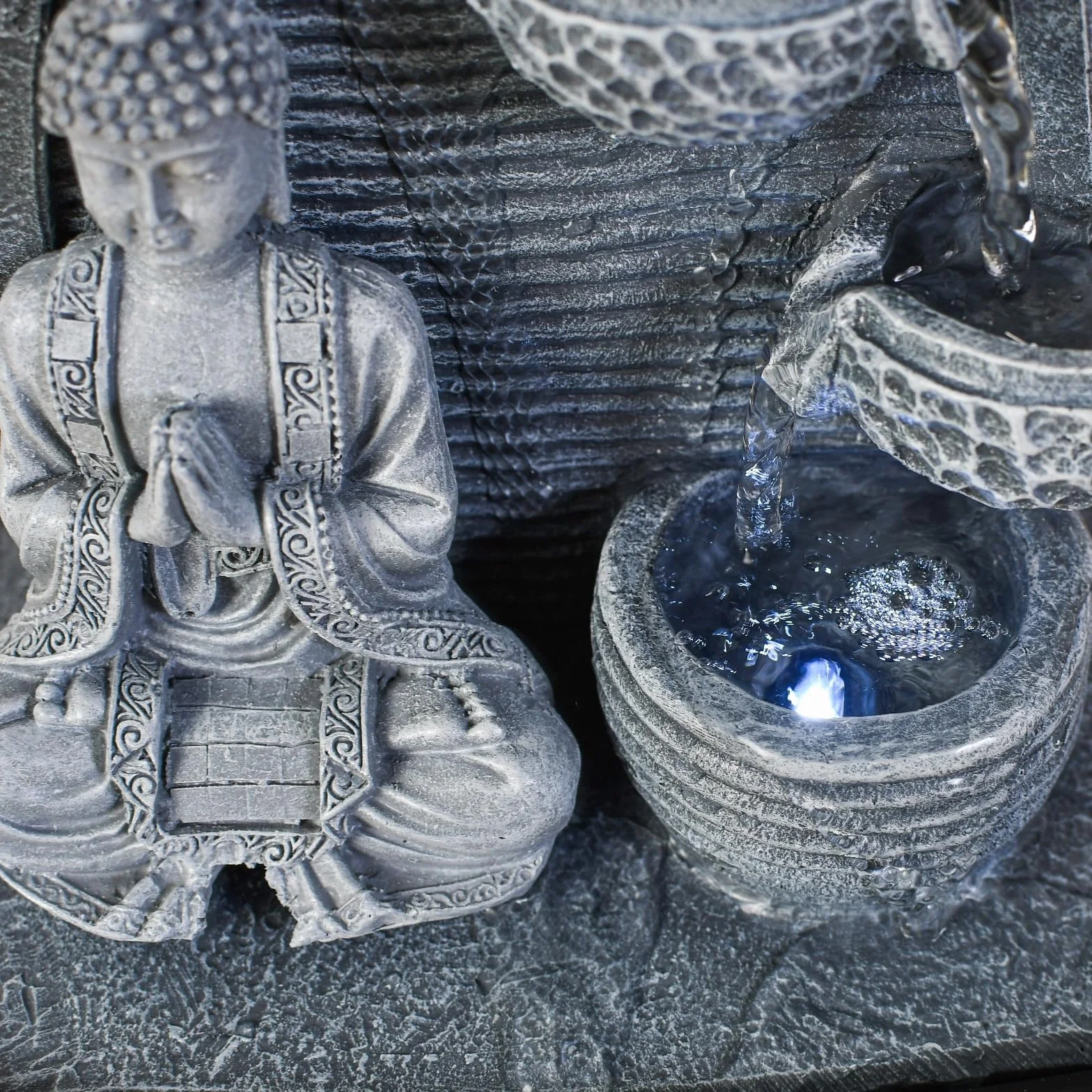 Fontanna pokojowa Feng Shui mądrość oświetlenie LED 24 cm
