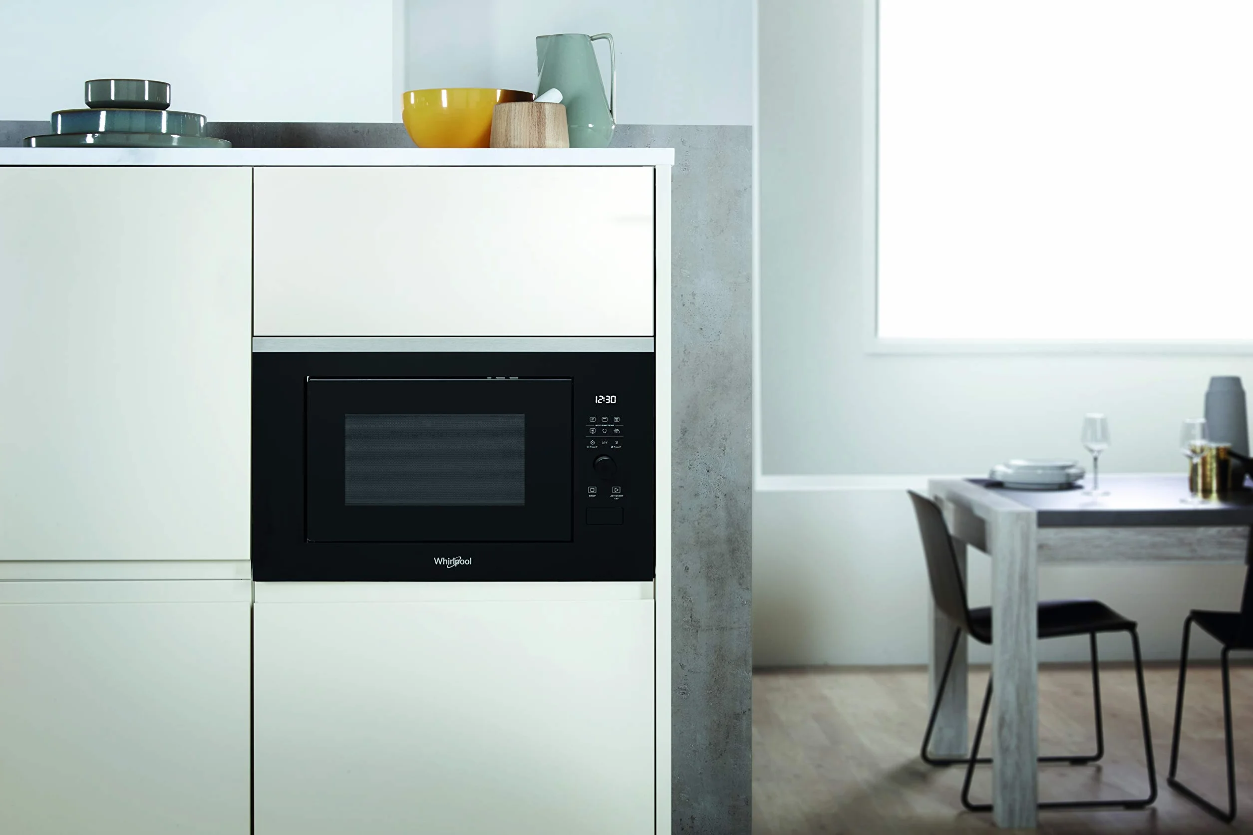 Whirlpool Wbudowany kuchenka mikrofalowa WMF250G czarny, 25 l, 900W, gramofon 28 cm, 7 poziomów mocy