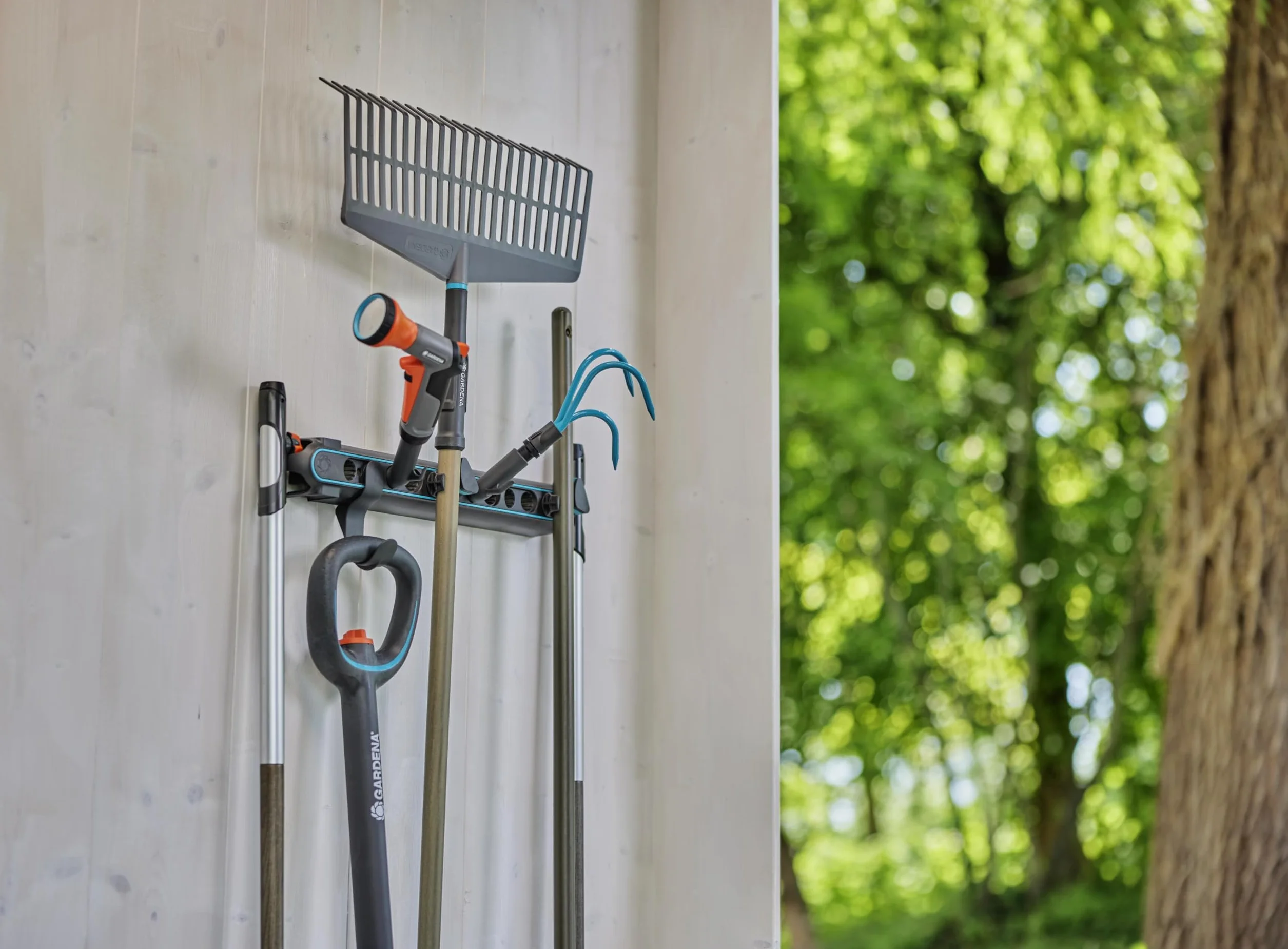Gardena listwa na urządzenia Flex: Hak ścienny na sprzęty domowe i ogrodowe, w tym wtyczki pojed., uchwyt na rękojeści, przechow. w poziomie, z mat. z recyklingu, elast. wyposażanie (3506-20)