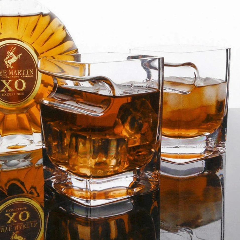 Kieliszek do whisky z uchwytem na cygaro z wbudowaną podpórką na cygaro, bez rąk dla miłośników papierosów, stara moda, ultra przezroczyste szkło, 320 ml