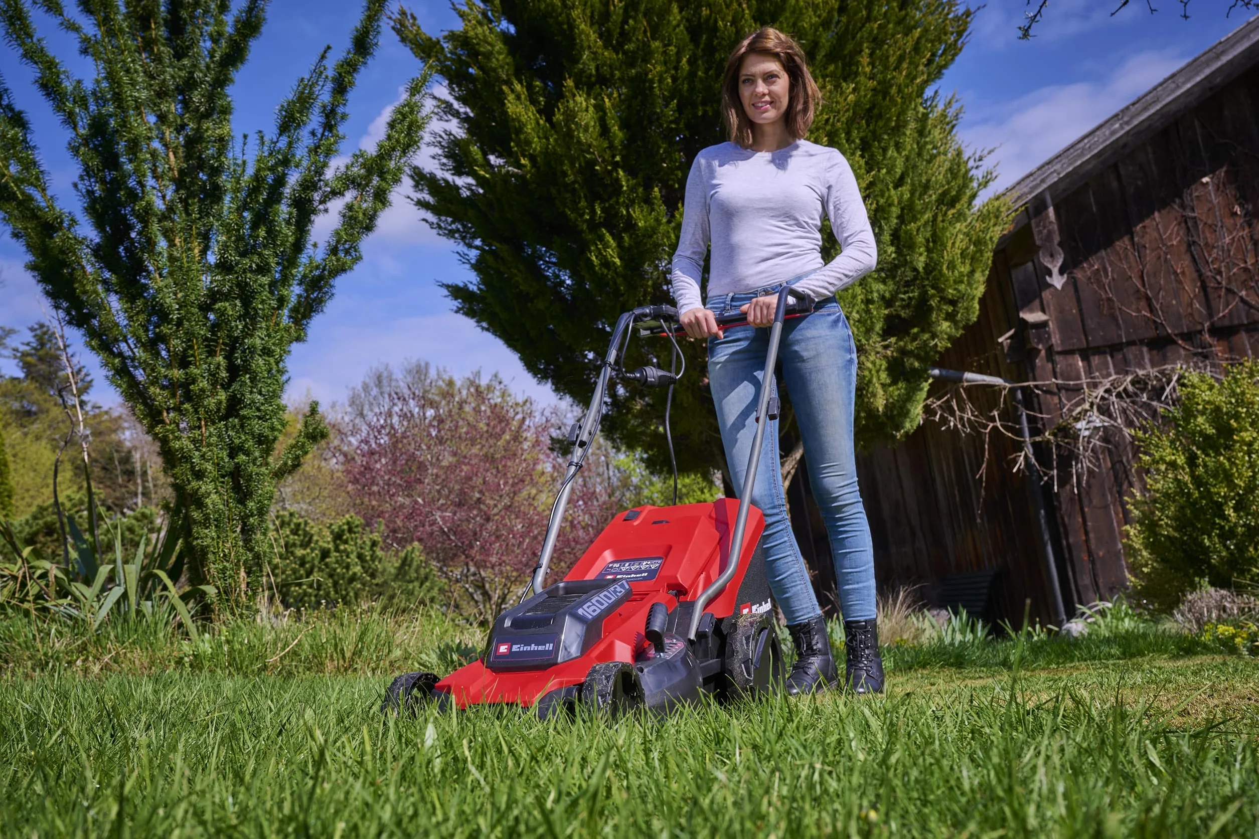 Einhell Kosiarka elektryczna GC-EM 1600/37 (1600 W, szerokość cięcia 37 cm, do 700 m², kosz na trawę 38 l, centralna regulacja wysokości koszenia z wysokością cięcia 20-60 mm)