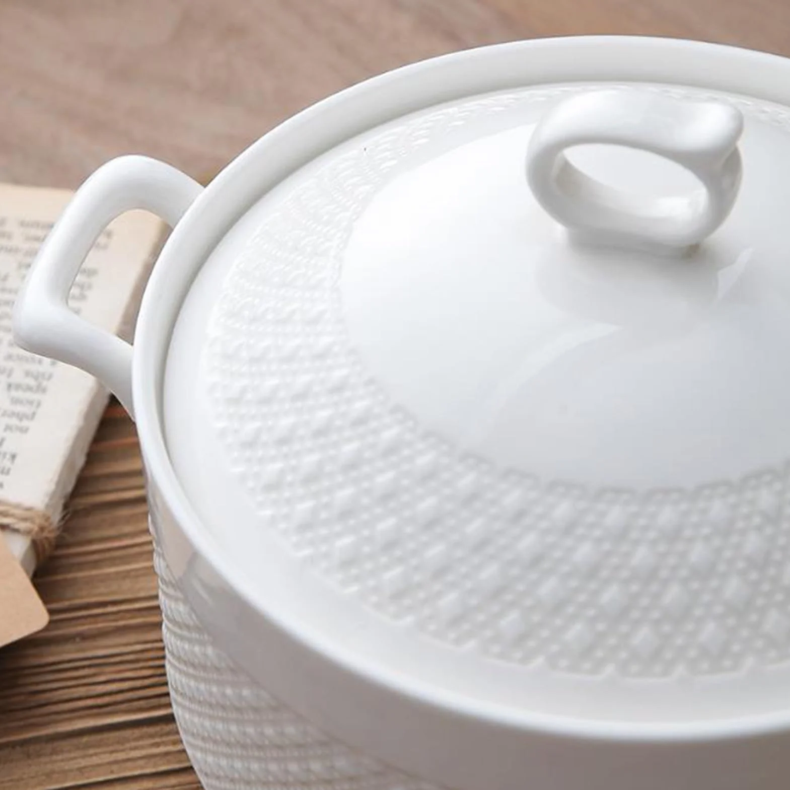 Ceramiczny garnek do zupy z pokrywką, porcelanowa miska do zupy do kuchni i restauracji, elegancka biała dekoracyjna doniczka do serwowania, idealna do zup i gulaszu