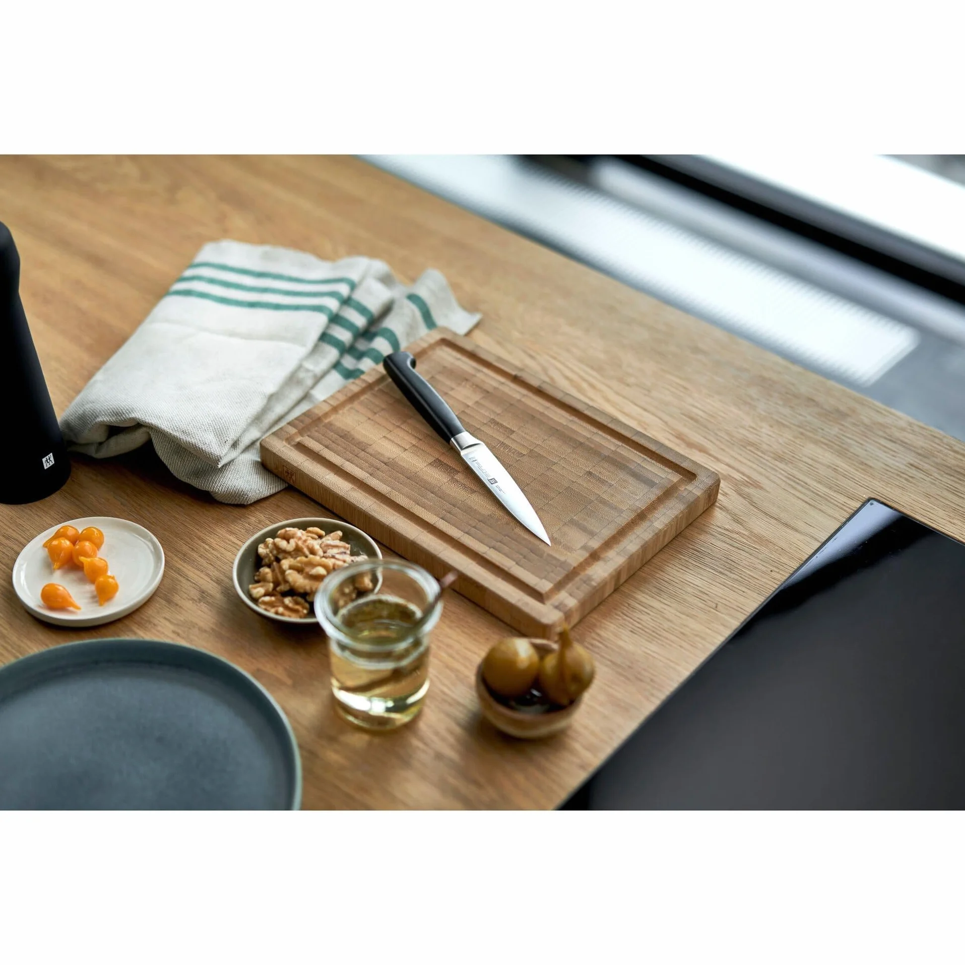 ZWILLING 31070-101-0 FOUR STAR nóż do obierania, 10 cm, srebrny/czarny