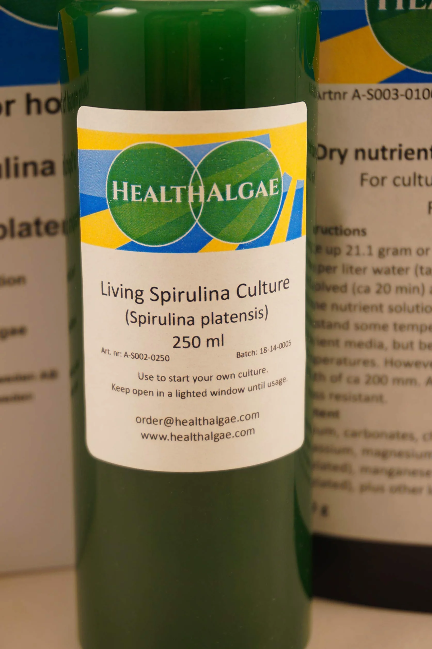 Live Spirulina platensis (250 ml) + 10 l suchej Spirulina Growmedium SSD1+2 - hodowla glonów + nawóz (250 ml + 10 l)